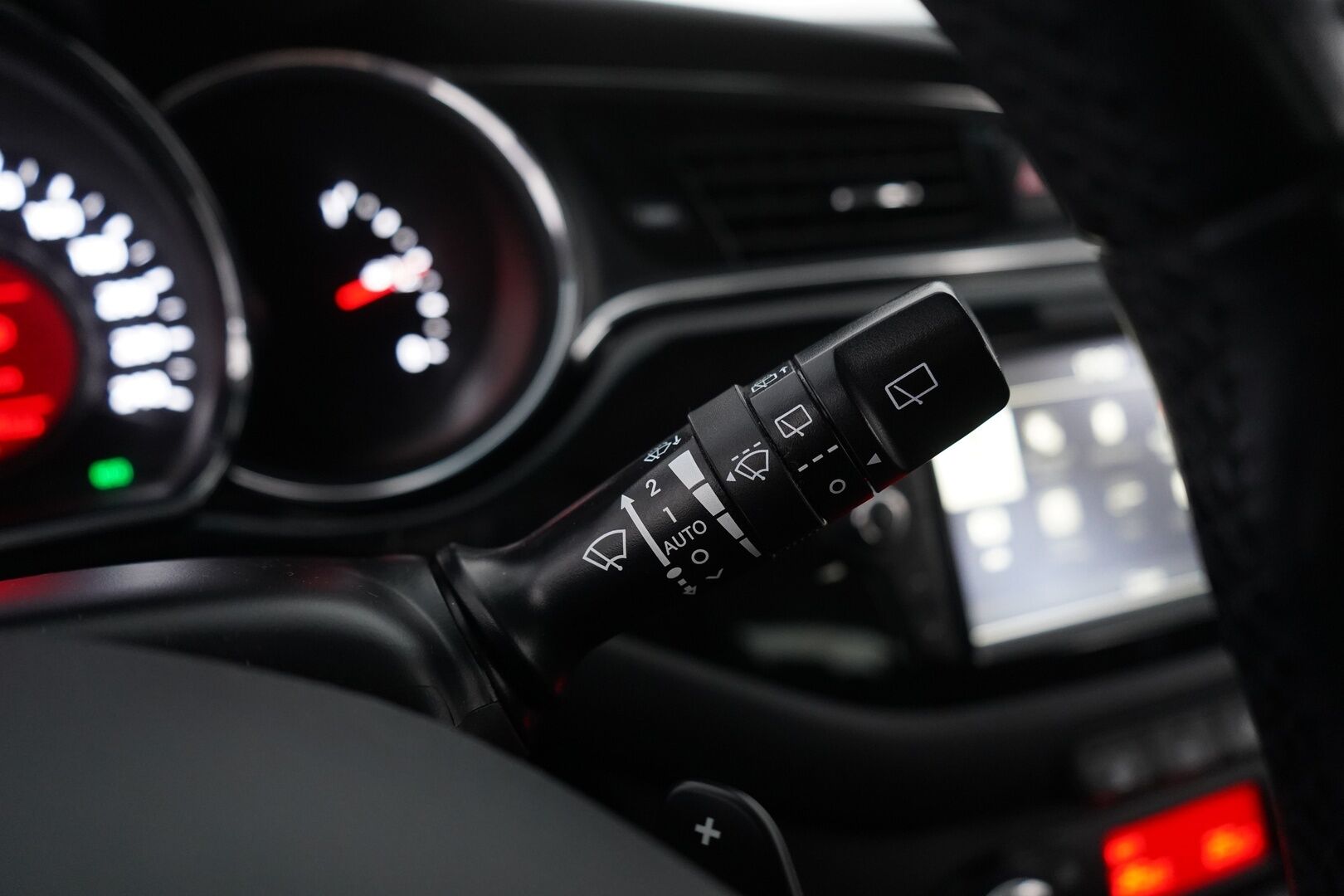 Kia cee'd 2018 1,6 FIFA World Cup Edition SW DCT *Koukku / Ratinlämmitin / P-tutkat* - Suomi-auto / Kahdet hyvät renkaat Kian vanteilla / Merkkihuollettu - HULLUT JOULUT KORKOTARJOUS 2,49% 