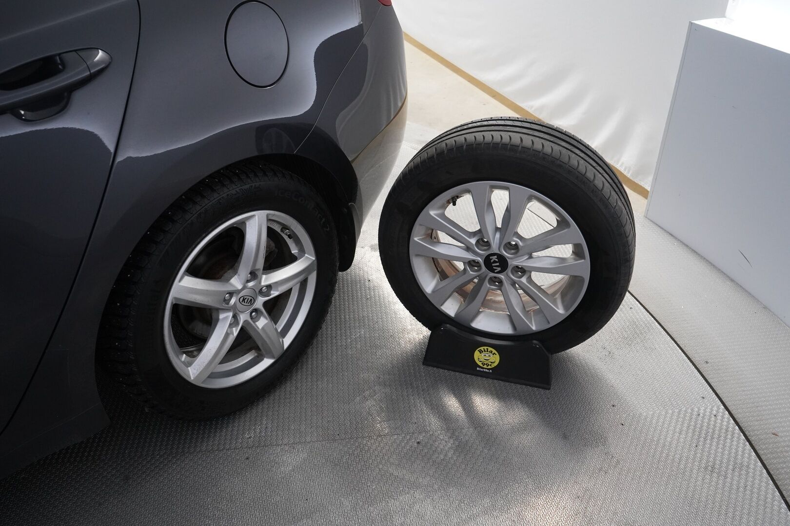 Kia cee'd 2018 1,6 FIFA World Cup Edition SW DCT *Koukku / Ratinlämmitin / P-tutkat* - Suomi-auto / Kahdet hyvät renkaat Kian vanteilla / Merkkihuollettu - HULLUT JOULUT KORKOTARJOUS 2,49% 