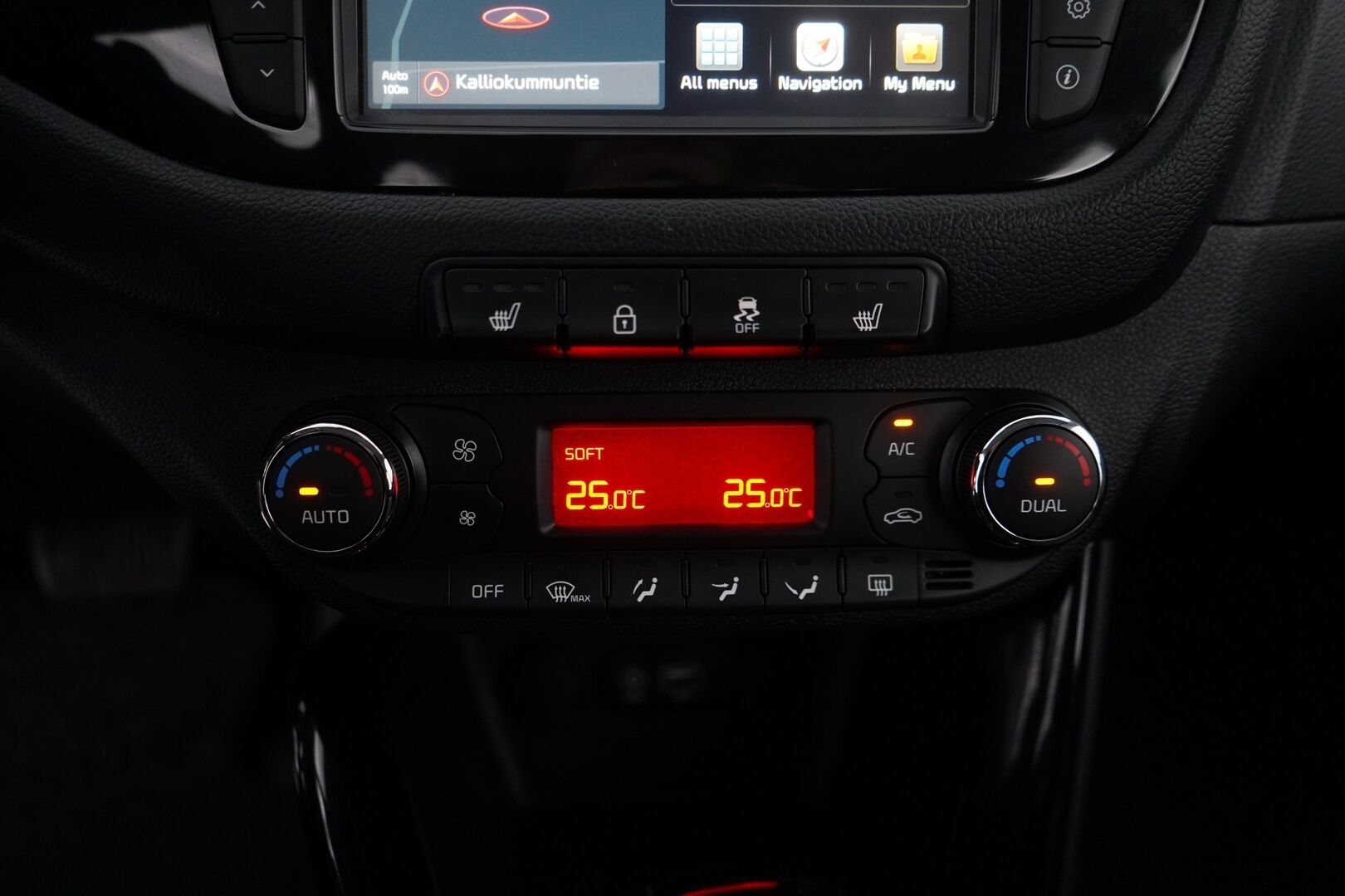 Kia cee'd 2018 1,6 FIFA World Cup Edition SW DCT *Koukku / Ratinlämmitin / P-tutkat* - Suomi-auto / Kahdet hyvät renkaat Kian vanteilla / Merkkihuollettu - HULLUT JOULUT KORKOTARJOUS 2,49% 