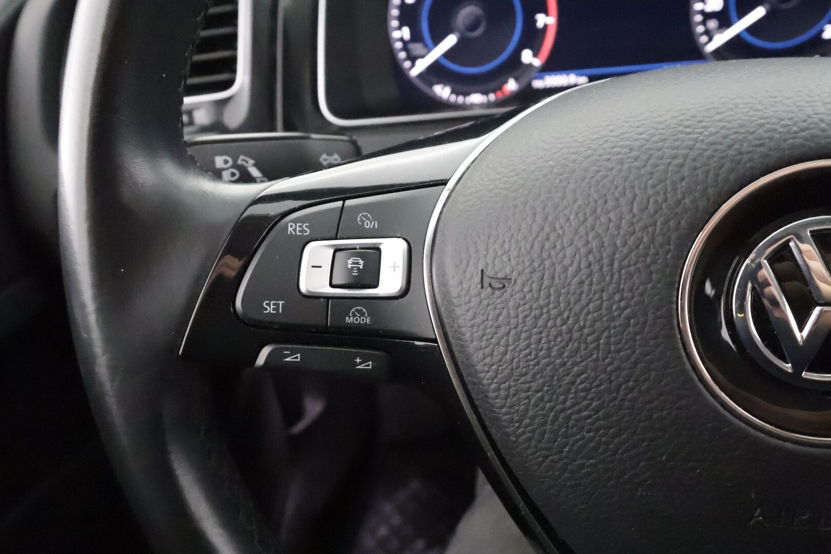 Volkswagen Golf 2018 Variant Highline 1,5 TSI EVO 96 kW (130 hv) BLUEMOTION DSG-automaatti - | ACC | Webasto | LED | Digimittaristo | P.kamera ja tutkat | Navi | App-Connect | Keyless | Front Assist | 2x renkaat aluin | Suomiauto | 