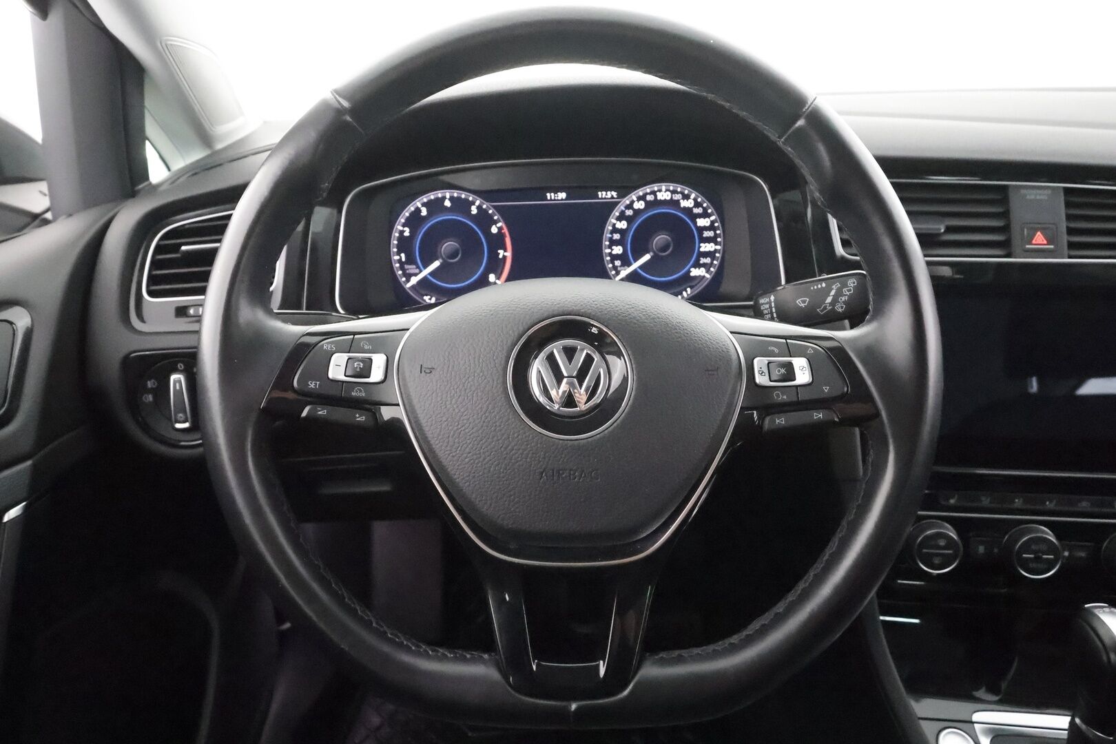 Volkswagen Golf 2018 Variant Highline 1,5 TSI EVO 96 kW (130 hv) BLUEMOTION DSG-automaatti - | ACC | Webasto | LED | Digimittaristo | P.kamera ja tutkat | Navi | App-Connect | Keyless | Front Assist | 2x renkaat aluin | Suomiauto | 
