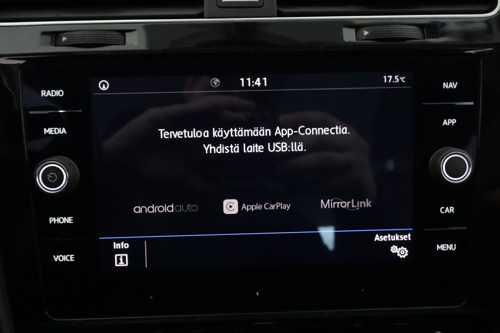 Volkswagen Golf 2018 Variant Highline 1,5 TSI EVO 96 kW (130 hv) BLUEMOTION DSG-automaatti - | ACC | Webasto | LED | Digimittaristo | P.kamera ja tutkat | Navi | App-Connect | Keyless | Front Assist | 2x renkaat aluin | Suomiauto | 