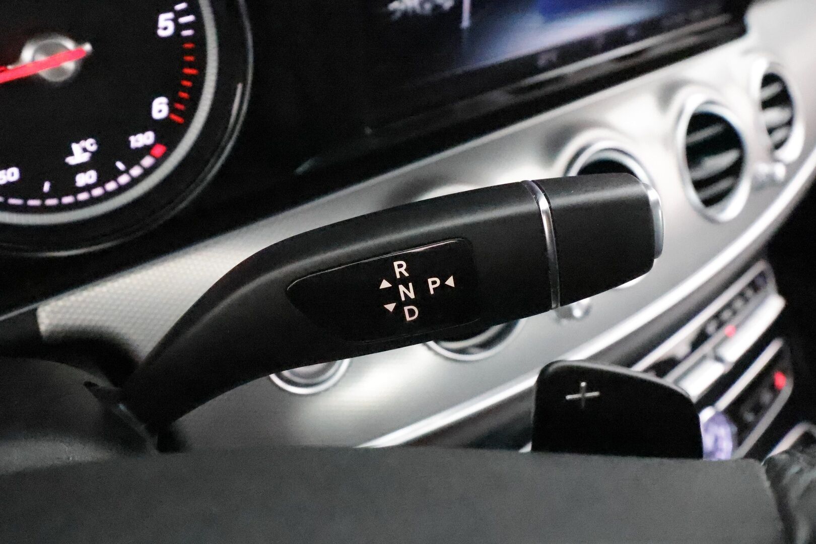 Mercedes-Benz E 2018 220 d 4Matic A Premium Business AMG *Sisätilanlämmitin / LED-High Performance / P.Kamera / Sportpenkit / Navi / Vakkari* - Suomi-auto / Kahdet Renkaat