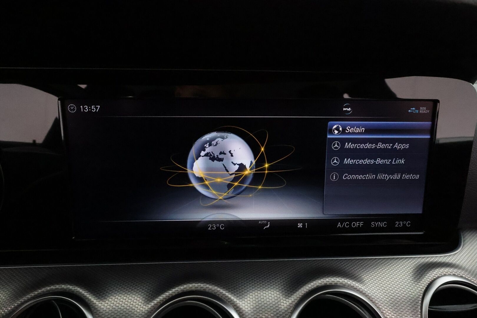 Mercedes-Benz E 2018 220 d 4Matic A Premium Business AMG * Peruutuskamera / Lohko & Sisäpistoke / LED High Performance / Sporttipenkit / Navi / Vakkari - Suomi-auto / Kahdet Renkaat - Osta nyt, maksa vasta ensi vuonna