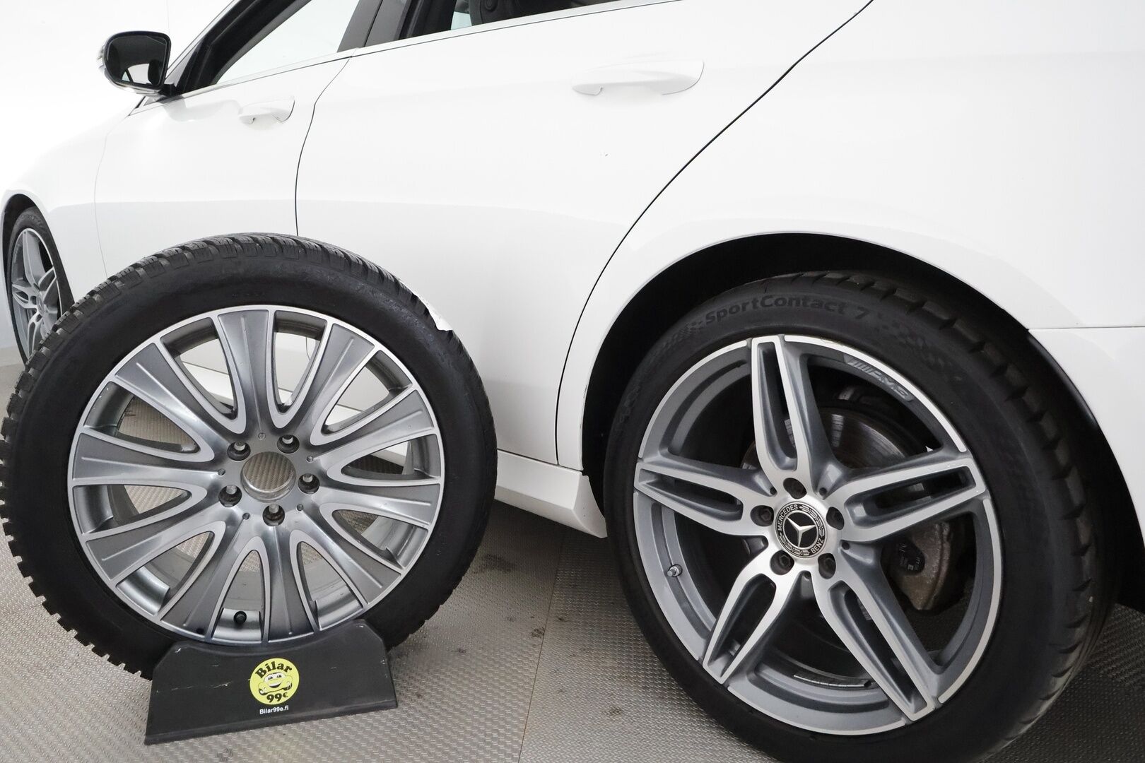 Mercedes-Benz E 2018 220 d 4Matic A Premium Business AMG * Peruutuskamera / Lohko & Sisäpistoke / LED High Performance / Sporttipenkit / Navi / Vakkari - Suomi-auto / Kahdet Renkaat - Osta nyt, maksa vasta ensi vuonna