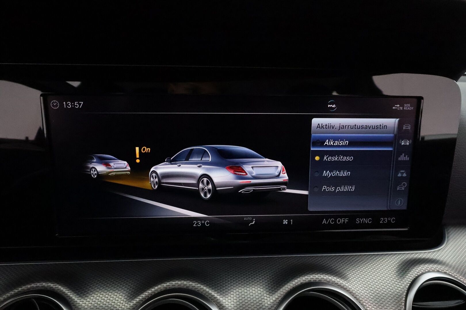 Mercedes-Benz E 2018 220 d 4Matic A Premium Business AMG * Peruutuskamera / Lohko & Sisäpistoke / LED High Performance / Sporttipenkit / Navi / Vakkari - Suomi-auto / Kahdet Renkaat - Osta nyt, maksa vasta ensi vuonna