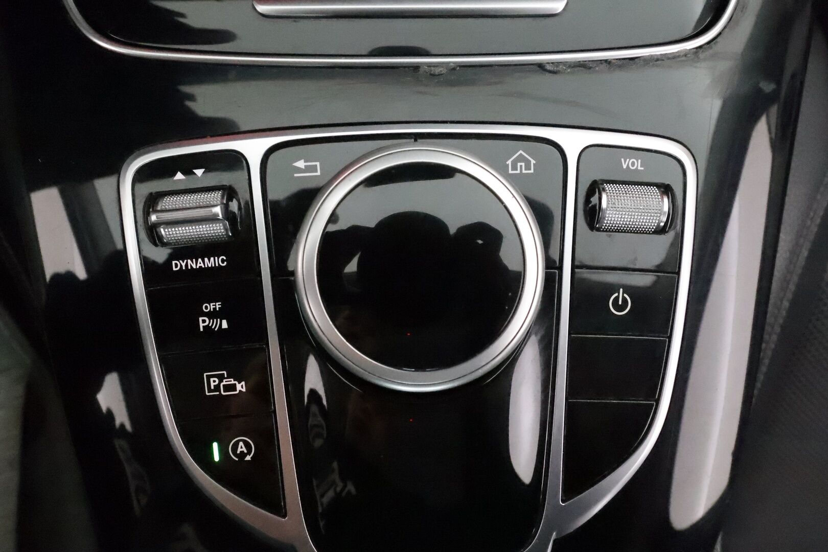 Mercedes-Benz E 2018 220 d 4Matic A Premium Business AMG * Peruutuskamera / Lohko & Sisäpistoke / LED High Performance / Sporttipenkit / Navi / Vakkari - Suomi-auto / Kahdet Renkaat - Osta nyt, maksa vasta ensi vuonna