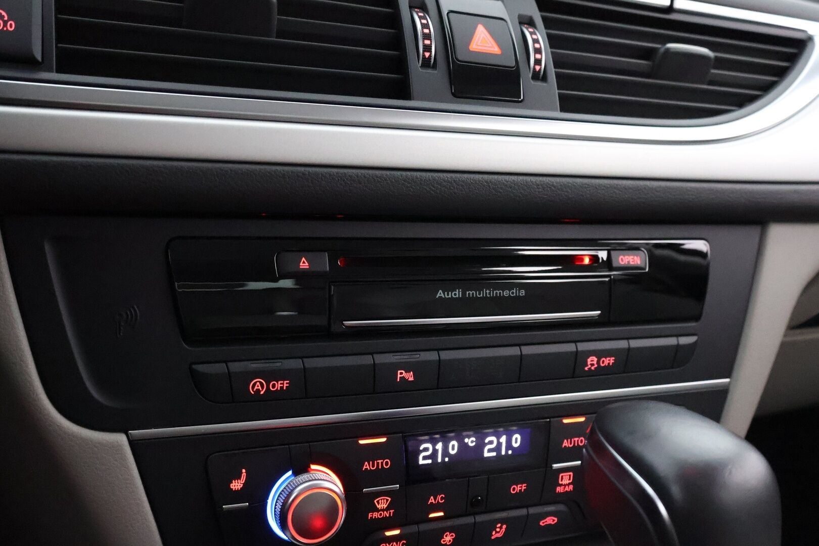 Audi A6 2018 Avant S line Business Sport 2,0 TDI 110 kW ultra S tronic - Suomiauto / Webasto / Premium Sound / Peruutuskamera / Nahka-Alcantara Sporttipenkit / LED / Supervarusteet!