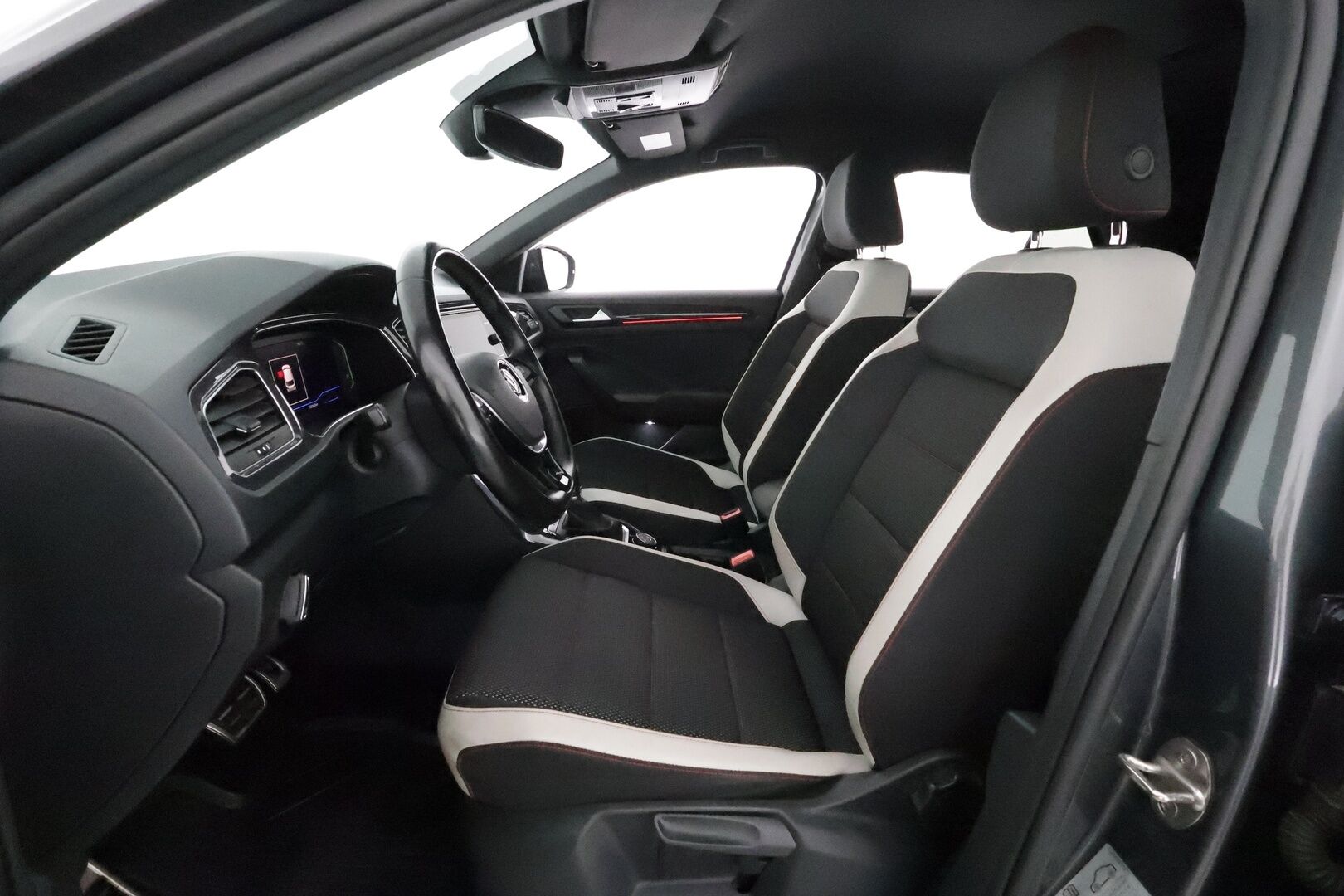 Volkswagen T-Roc 2018 Sport 2,0 TDI SCR 110 kW (150 hv) 4MOTION DSG **Adapt.Vakkari / LED-valot / P.Tutkat / Webasto / Koukku** - Suomi-auto / Kahdet Renkaat
