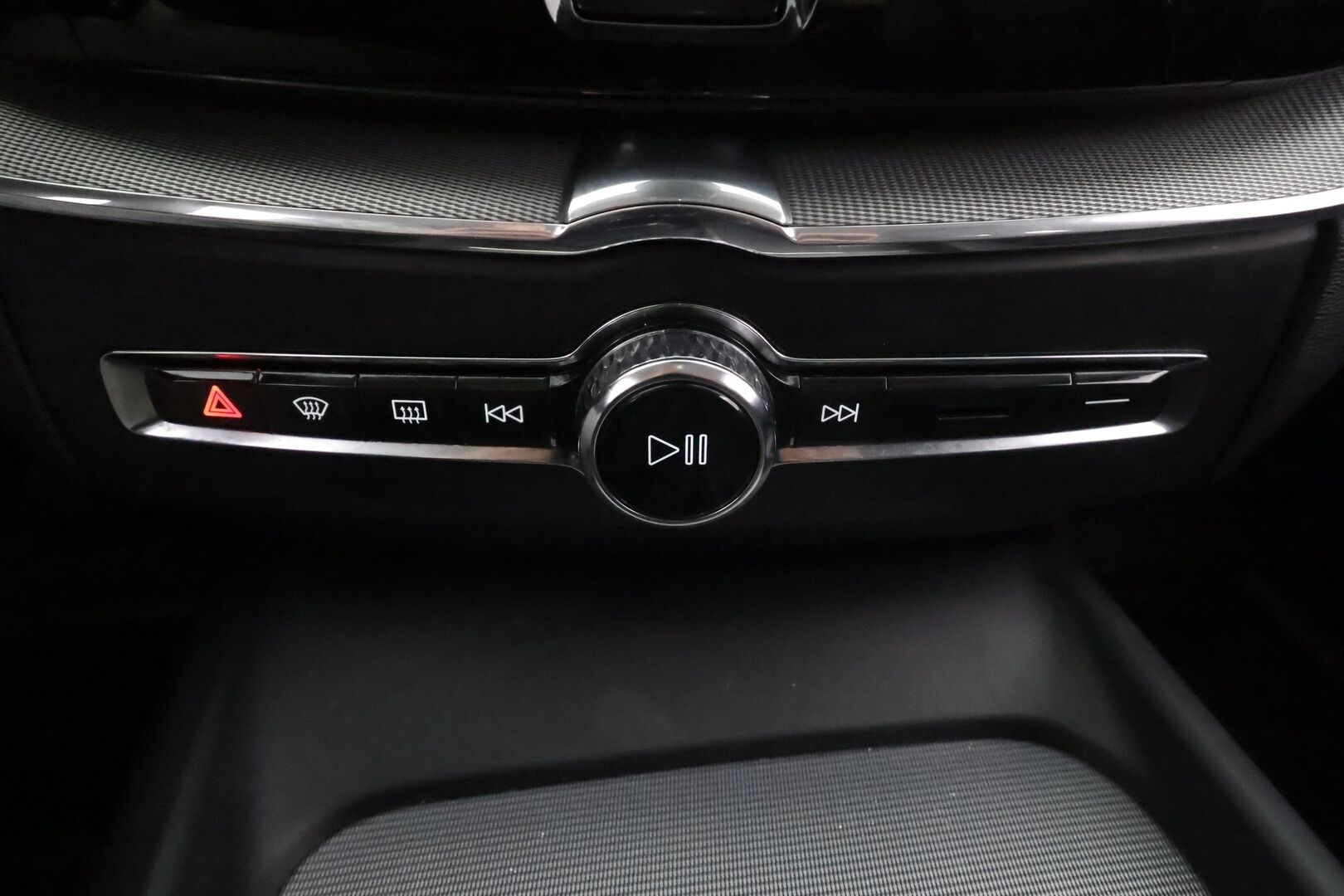 Volvo XC60 2018 D4 AWD Inscription aut * ACC / Webasto / Muistipenkki / Koukku / Kamera / KeylessGo / Sporttinahat / LED / Navi * - 1.Om Suomi-auto / Kahdet renkaat aluvanteilla - HULLUT AVAJAISHULINAT KORKOTARJOUS 3,29 %