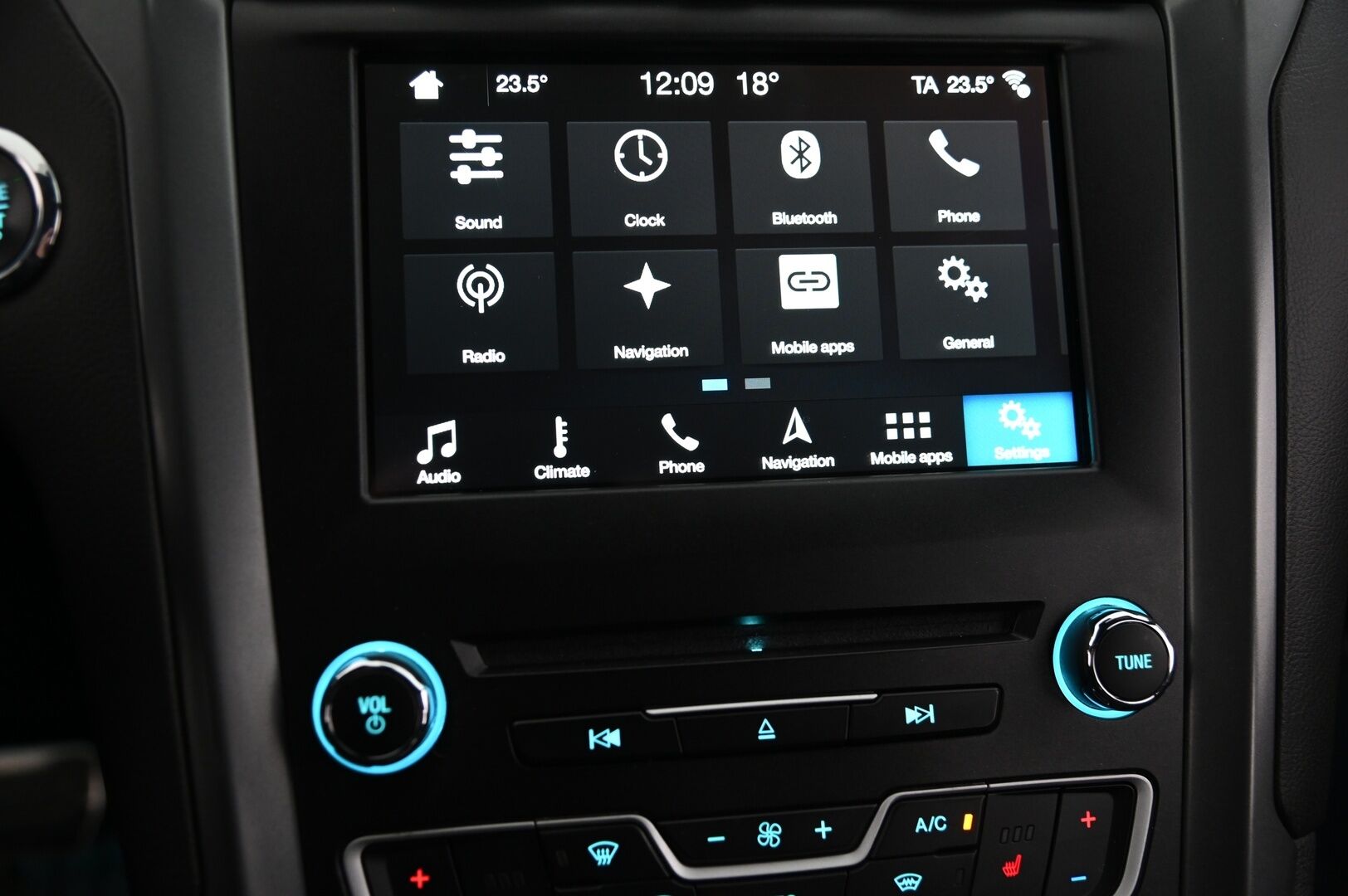 Ford Mondeo 2018 1,5 EcoBoost 160hv A6 ST-Line 5D *Suomi-Auto / Navi / Lämmitettävä tuulilasi / Lohko / Koukku / Vakkari* - *Juuri saapunut! / AndroidAuto / AppleCarPay / Tutkat / Suksiluukku / 2X Renkaat / Siisti*