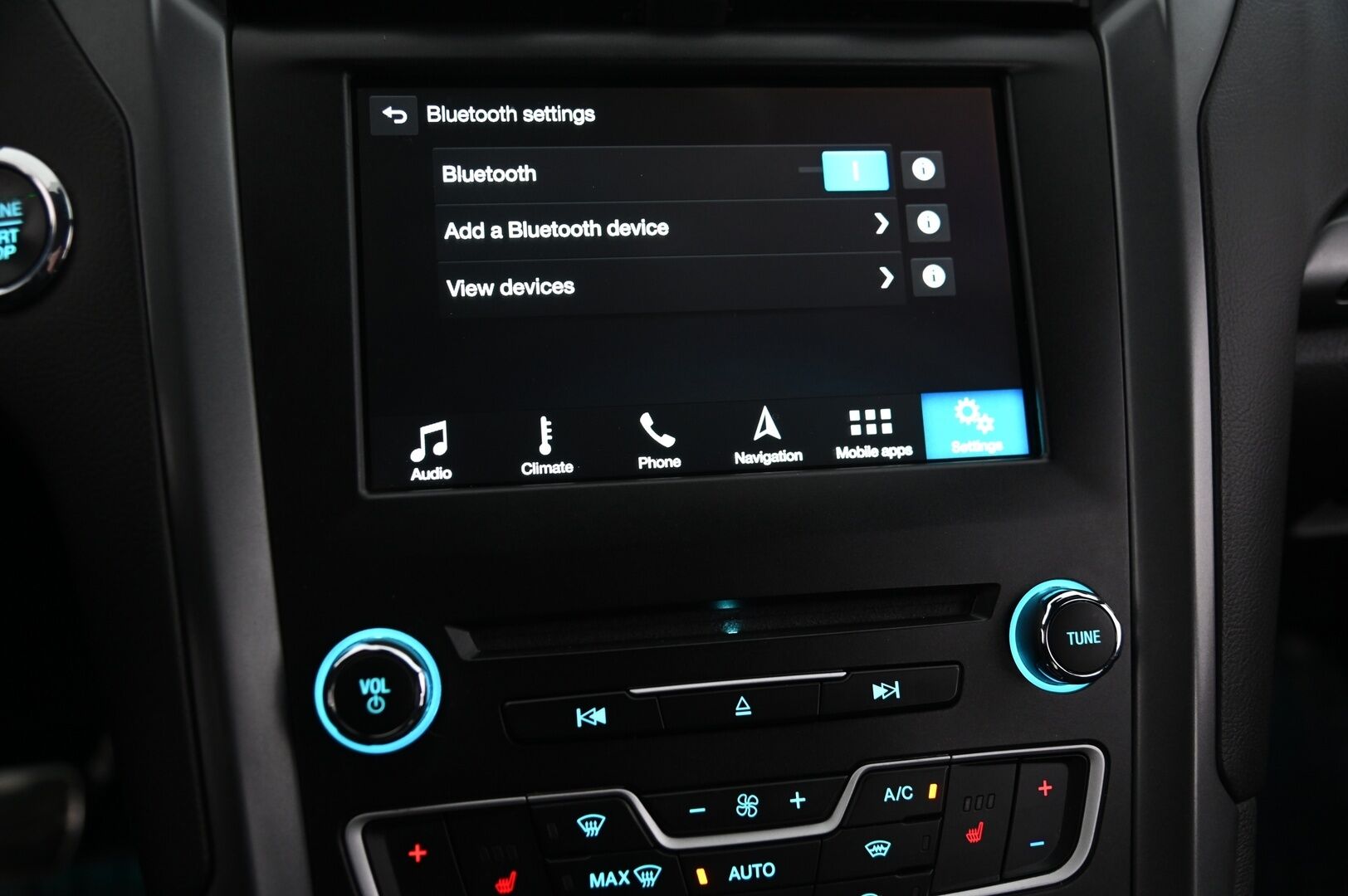 Ford Mondeo 2018 1,5 EcoBoost 160hv A6 ST-Line 5D - Suomi-Auto | Navi | Lämmitettävä tuulilasi | Lohko | Koukku | Vakkari | AndroidAuto | AppleCarPay | Tutkat | Suksiluukku | 2X Renkaat | Siisti