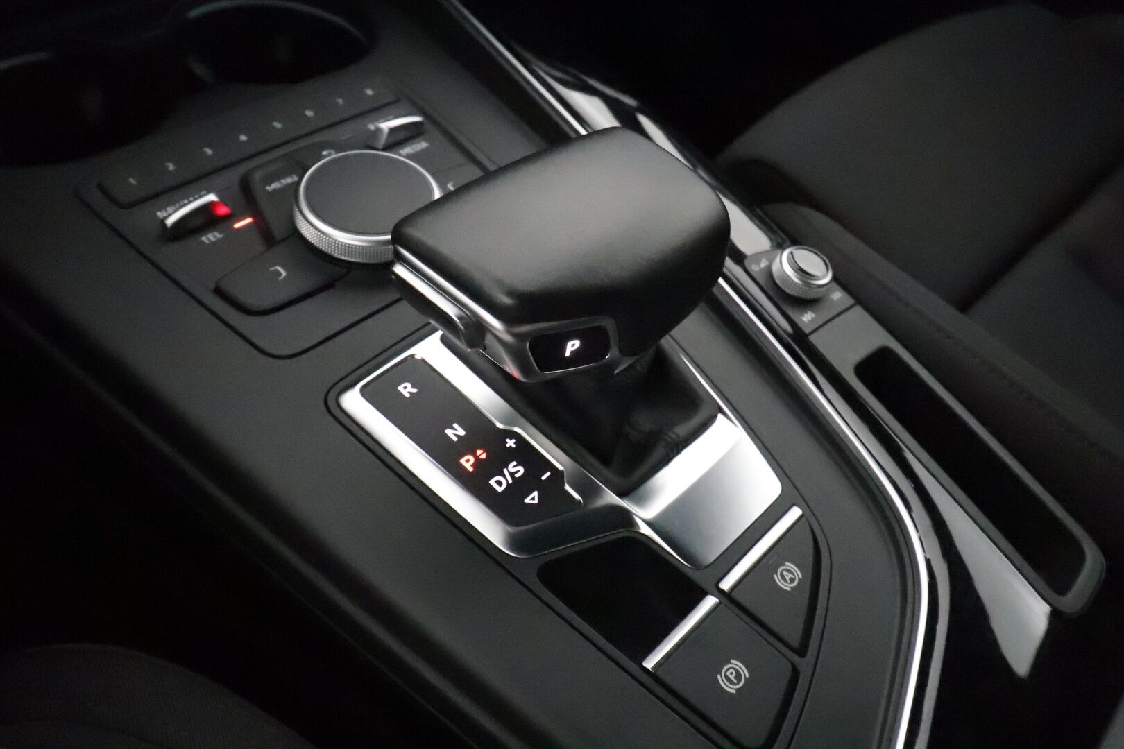 Audi A4 2018 Sedan S Line 2,0 TFSI 140 kW S tronic **B&O / Webasto / P.kamera / Sporttipenkit / Apple&Android / Koukku**