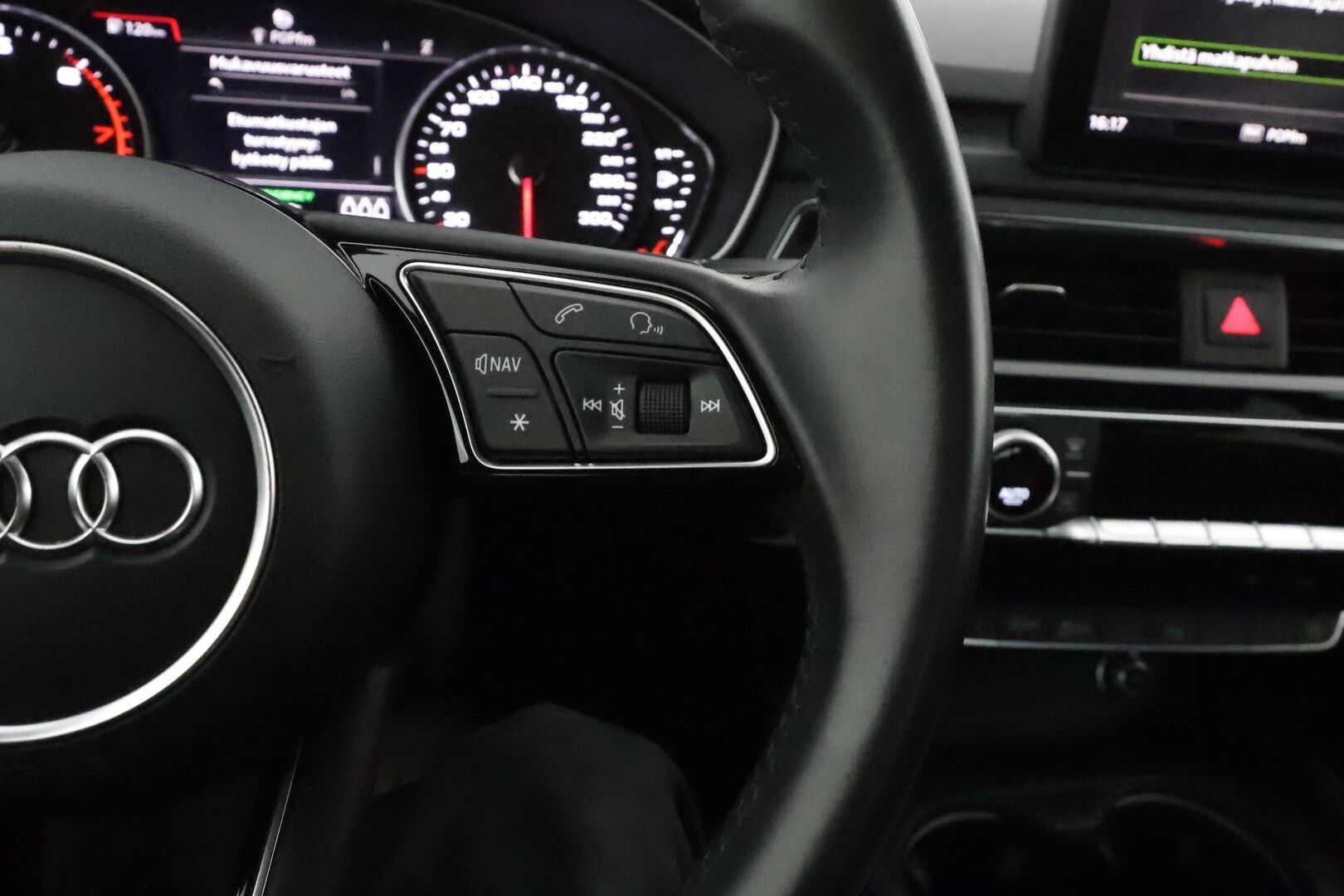 Audi A4 2018 Sedan S Line 2,0 TFSI 140 kW S tronic **B&O / Webasto / P.kamera / Sporttipenkit / Apple&Android / Koukku**
