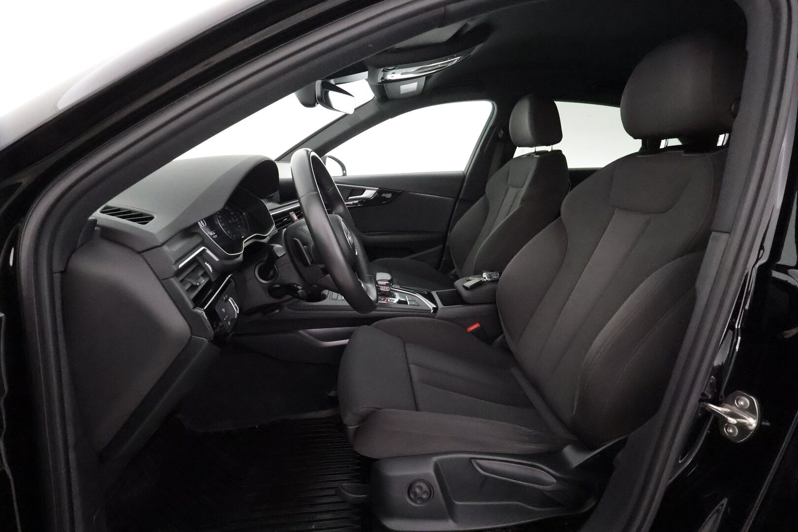 Audi A4 2018 Sedan S Line 2,0 TFSI 140 kW S tronic **B&O / Webasto / P.kamera / Sporttipenkit / Apple&Android / Koukku**