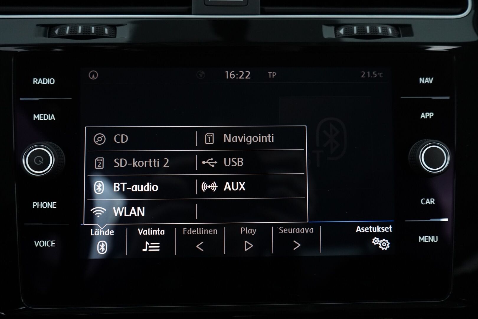 Volkswagen Golf 2018 Highline 1,5 TSI EVO 96 kW (130 hv) BLUEMOTION DSG-automaatti * ACC / Webasto / Keyless / App-Connect / P.Kamera * - Suomi-auto / Kahdet renkaat alumiinivantein / Facelift / Juuri huollettu
