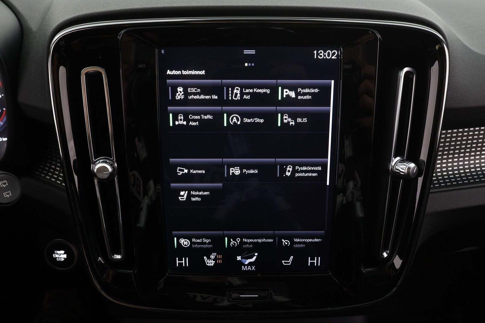 Volvo XC40 2018 D4 AWD R-Design Launch Edition aut * Panorama / H&K / ACC / Full-LED / 360 / Sportpenkki Muistilla / Navi / Keyless * - Webasto / Koukku / Suomi-auto / Kahdet renkaat / Merkkihuollot