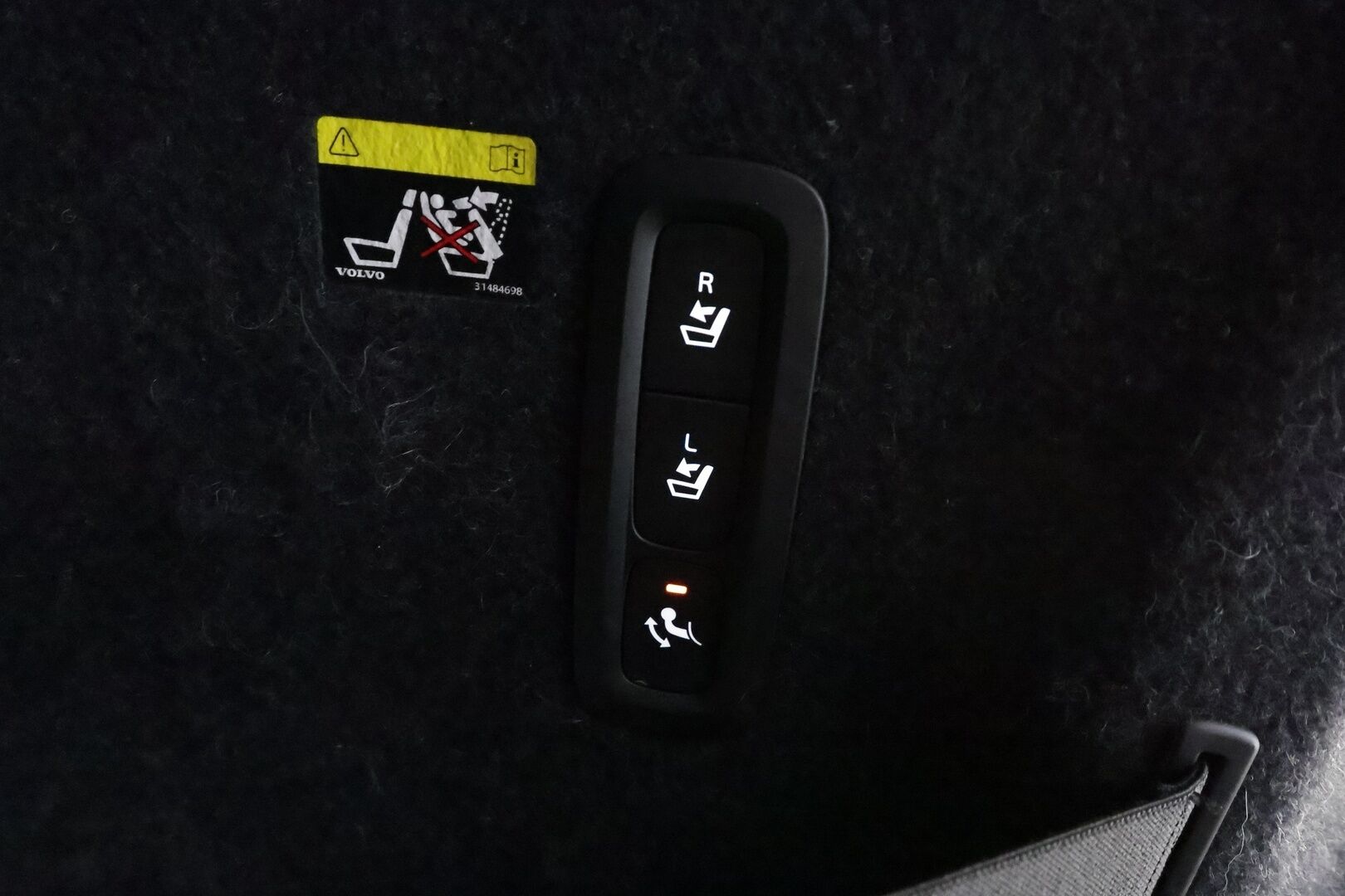 Volvo XC40 2018 D4 AWD R-Design Launch Edition aut * Panorama / H&K / ACC / Full-LED / 360 / Sportpenkki Muistilla / Navi / Keyless * - Webasto / Koukku / Suomi-auto / Kahdet renkaat / Merkkihuollot