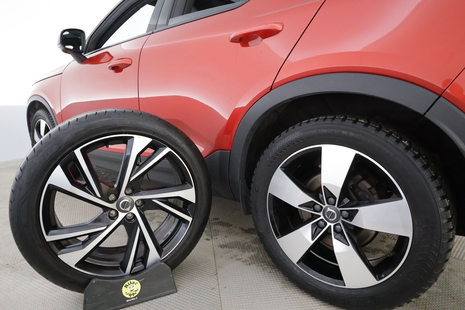 Volvo XC40 2018 D4 AWD R-Design Launch Edition aut * Panorama / H&K / ACC / Full-LED / 360 / Sportpenkki Muistilla / Navi / Keyless * - Webasto / Koukku / Suomi-auto / Kahdet renkaat / Merkkihuollot