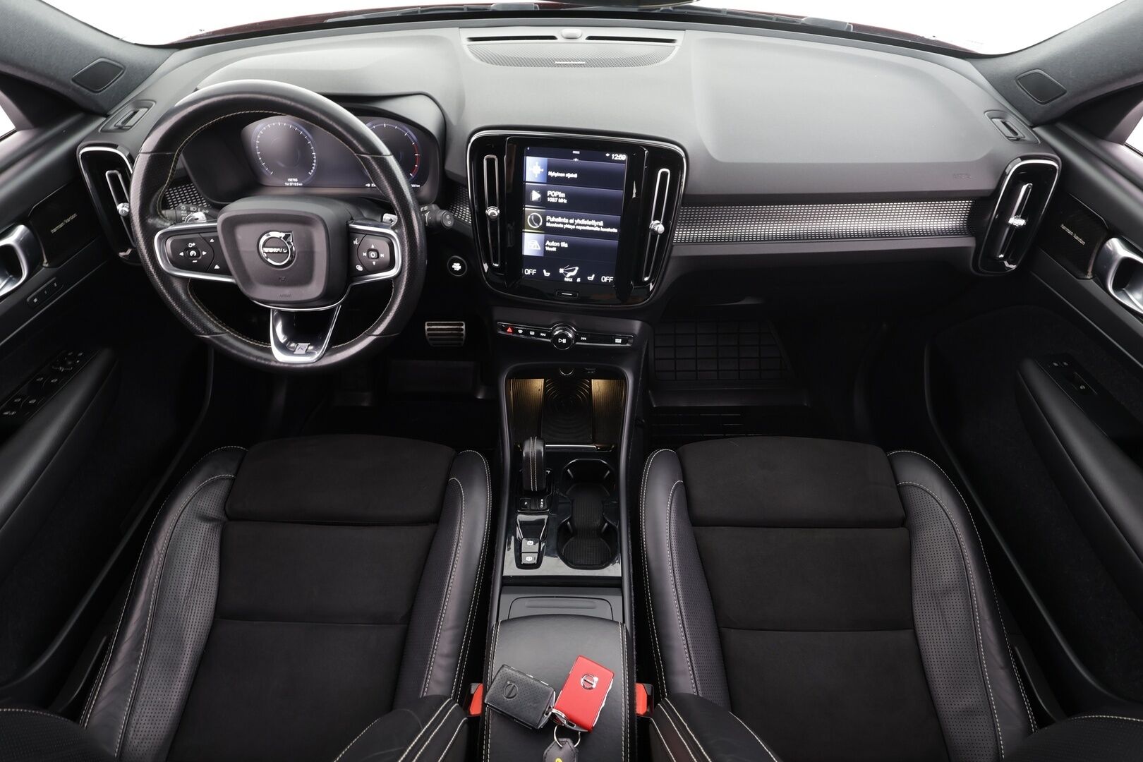 Volvo XC40 2018 D4 AWD R-Design Launch Edition aut * Panorama / H&K / ACC / Full-LED / 360 / Sportpenkki Muistilla / Navi / Keyless * - Webasto / Koukku / Suomi-auto / Kahdet renkaat / Merkkihuollot