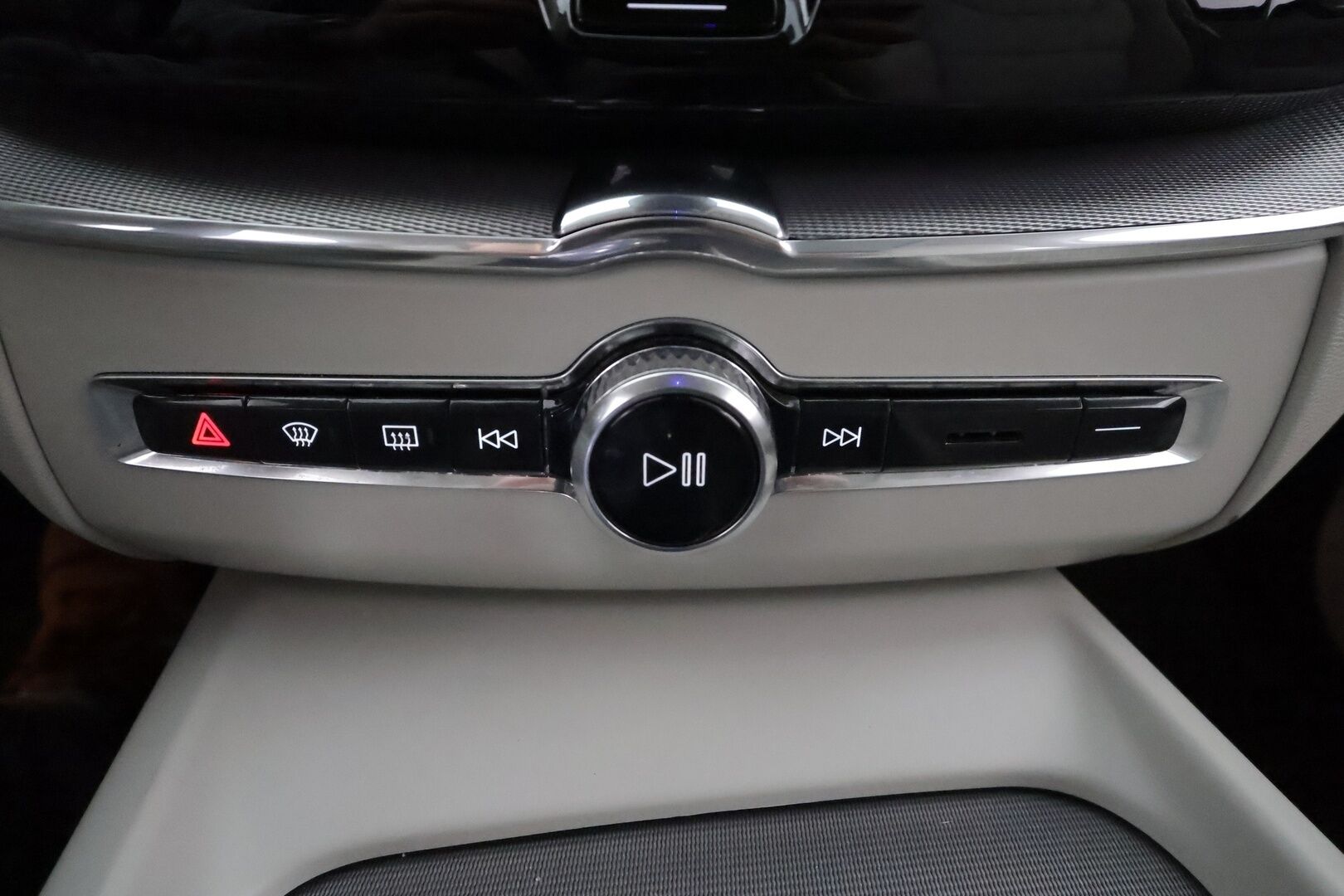 Volvo XC60 2021 T6 TwE AWD Business Inscription **HUD / 360° Kamera / Panorama / Adapt.Vakkari / Webasto / Sporttipenkki Muistilla** - 3,99 % KORKOTARJOUS TÄHÄN AUTOON - Akku kuntotarkastettu / Harman/Kardon / LED-valot / Digimittaristo Kaistavahti / Navi / KeylessGO 