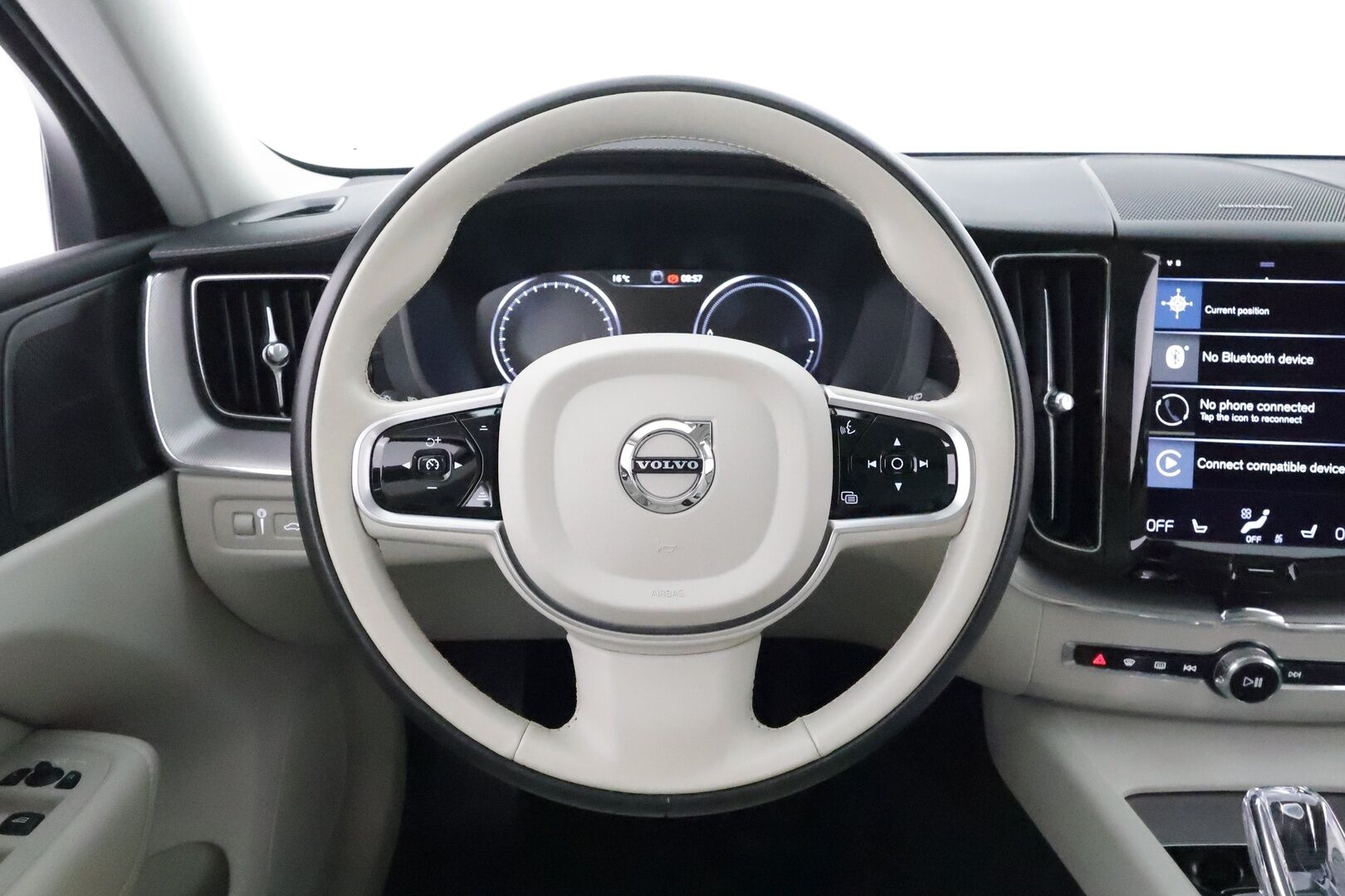 Volvo XC60 2021 T6 TwE AWD Business Inscription **HUD / 360° Kamera / Panorama / Adapt.Vakkari / Webasto / Sporttipenkki Muistilla** - 3,99 % KORKOTARJOUS TÄHÄN AUTOON - Akku kuntotarkastettu / Harman/Kardon / LED-valot / Digimittaristo Kaistavahti / Navi / KeylessGO 