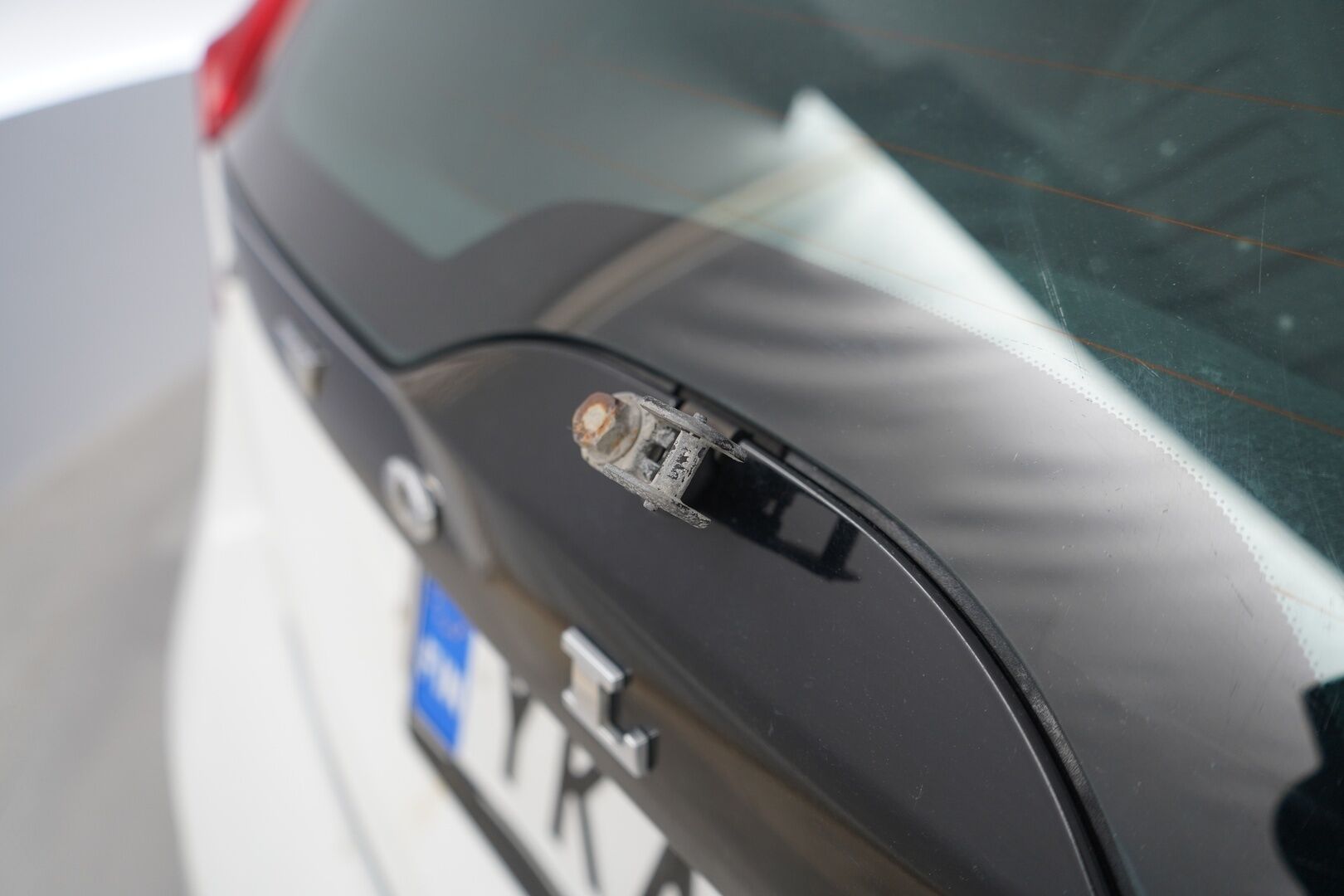 Volvo V60 2013 D6 AWD Summum plug in hybrid aut YritysOutlet - Myydään vain yrityksille - Vakkari | Webasto | Tutkat | Nahat | Vetokoukku | Kattava huoltohistoria | Kahdet hyvät renkaat alumiinivanteilla | Akku kuntotarkastettu | Puhdas Carvertical 