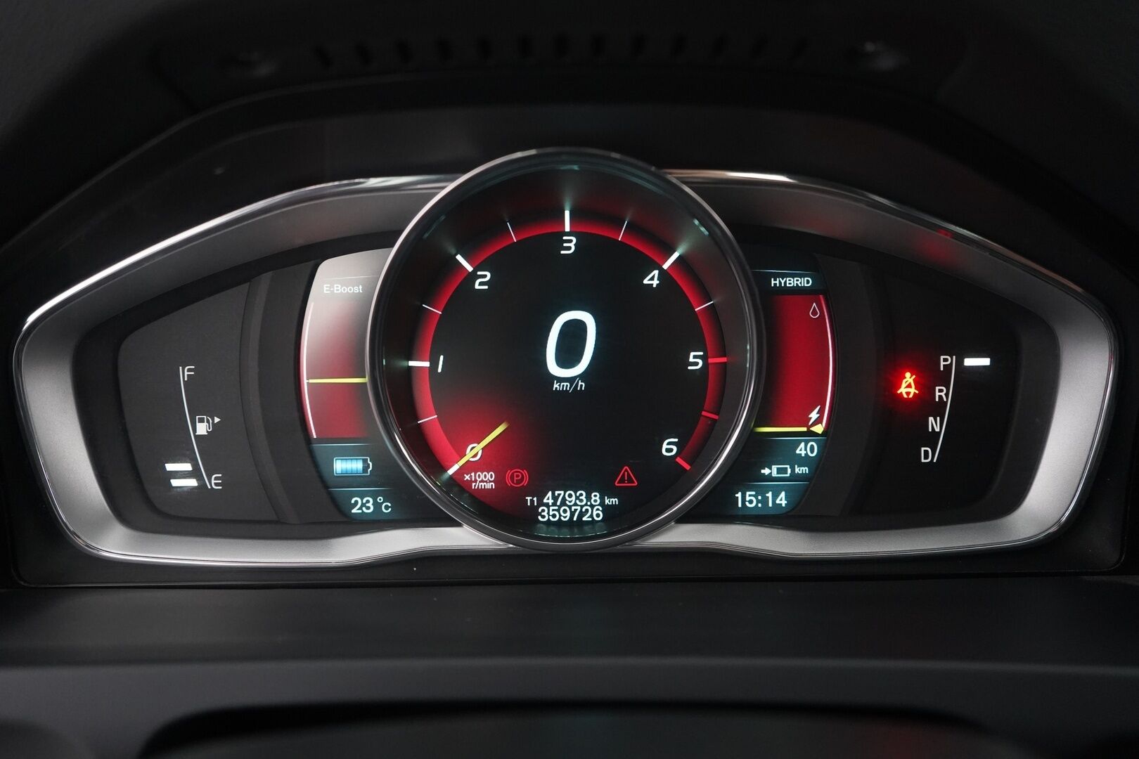 Volvo V60 2013 D6 AWD Summum plug in hybrid aut YritysOutlet - Myydään vain yrityksille - Vakkari | Webasto | Tutkat | Nahat | Vetokoukku | Kattava huoltohistoria | Kahdet hyvät renkaat alumiinivanteilla | Akku kuntotarkastettu | Puhdas Carvertical 