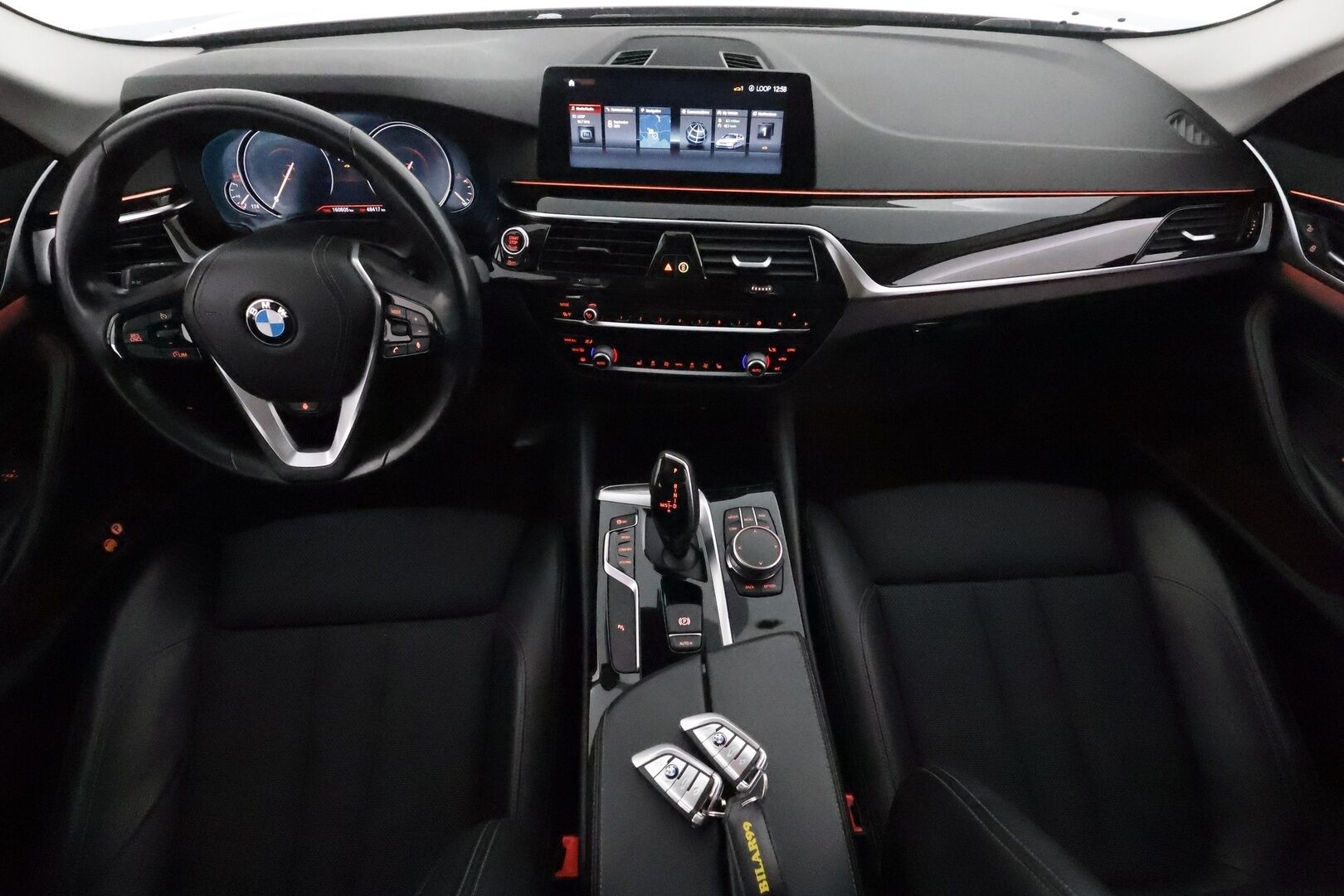 BMW 520 2018 G31 Touring 520d A xDrive Business Sport **Webasto / Vakkari / P.kamera / Digimittaristo / Puolinahat / LED / Navi** - Suomi-auto / Kahdet renkaat aluvanteilla