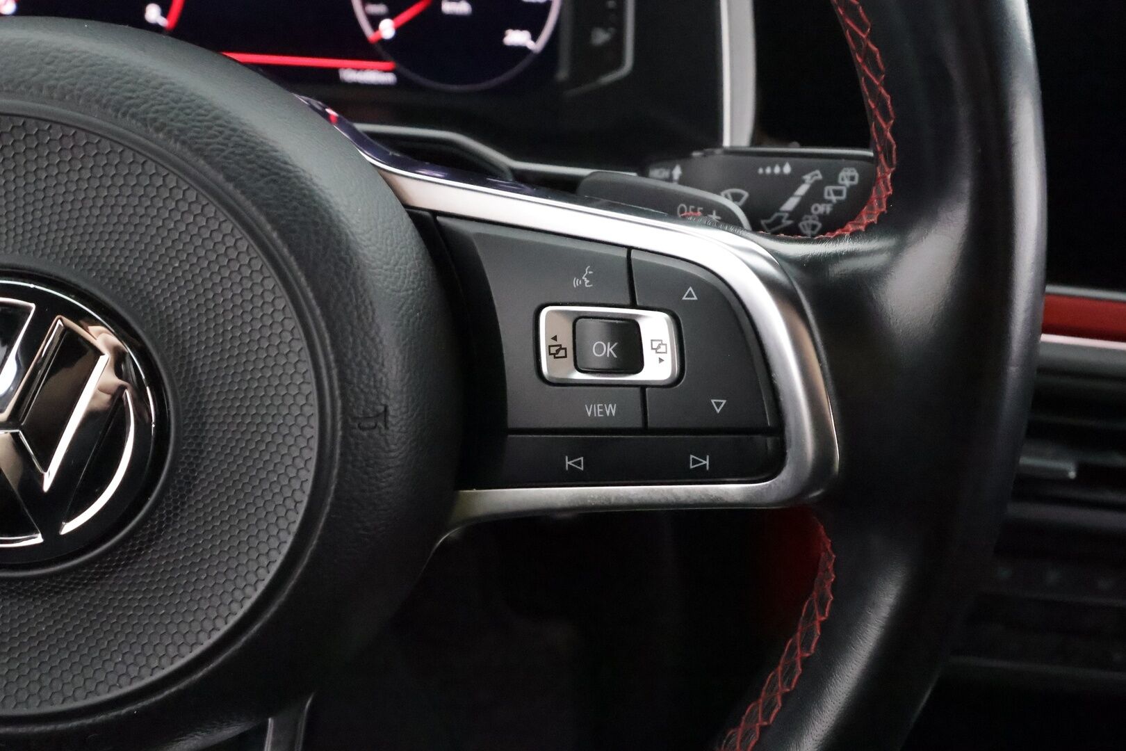 Volkswagen Polo 2018 GTI 2,0 TSI 147 kW (200 hv) DSG-automaatti - | Merkkihuollot | Beats Audio | ACC | LED | Digimittaristo | App Connect | P.tutkat | Front Assist | Lohko+sisälämmitin | 2x renkaat aluin | Suomiauto | 