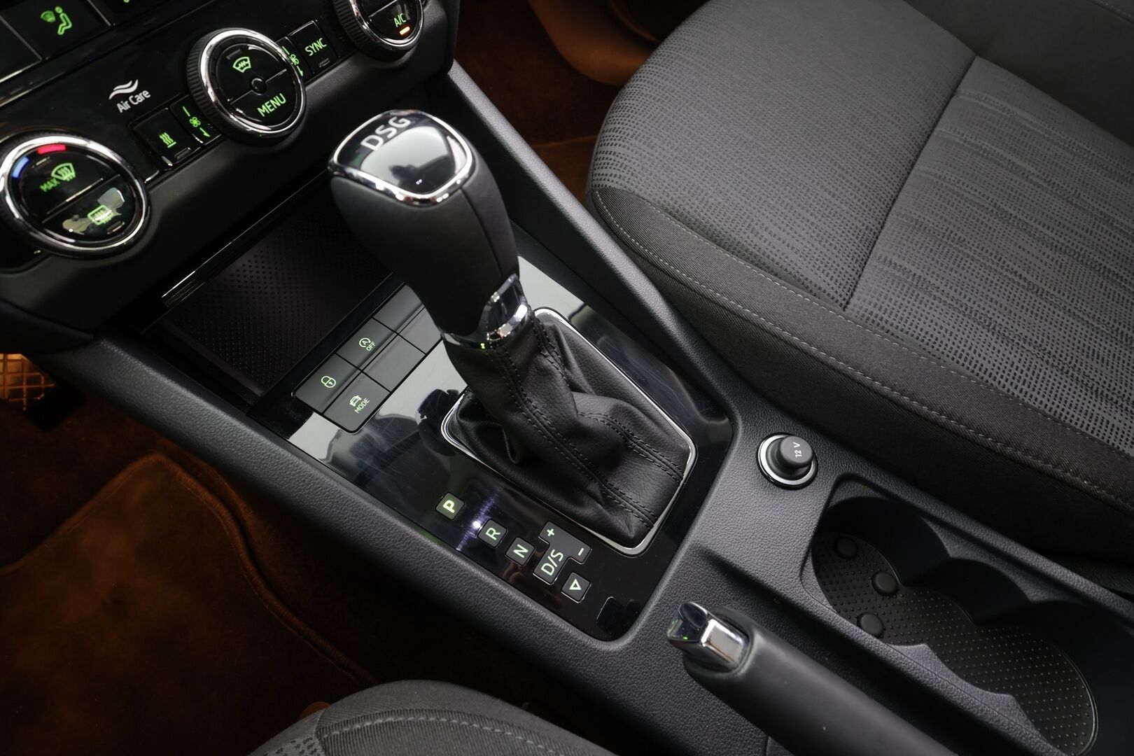 Skoda Octavia 2018 1,5 TSI Style DSG Autom. - | Webasto | ACC | LED | P.tutkat | Kaistavahti | Navi | Katveavustin | Keyless | Suomi-auto | Kahdet renkaat |
