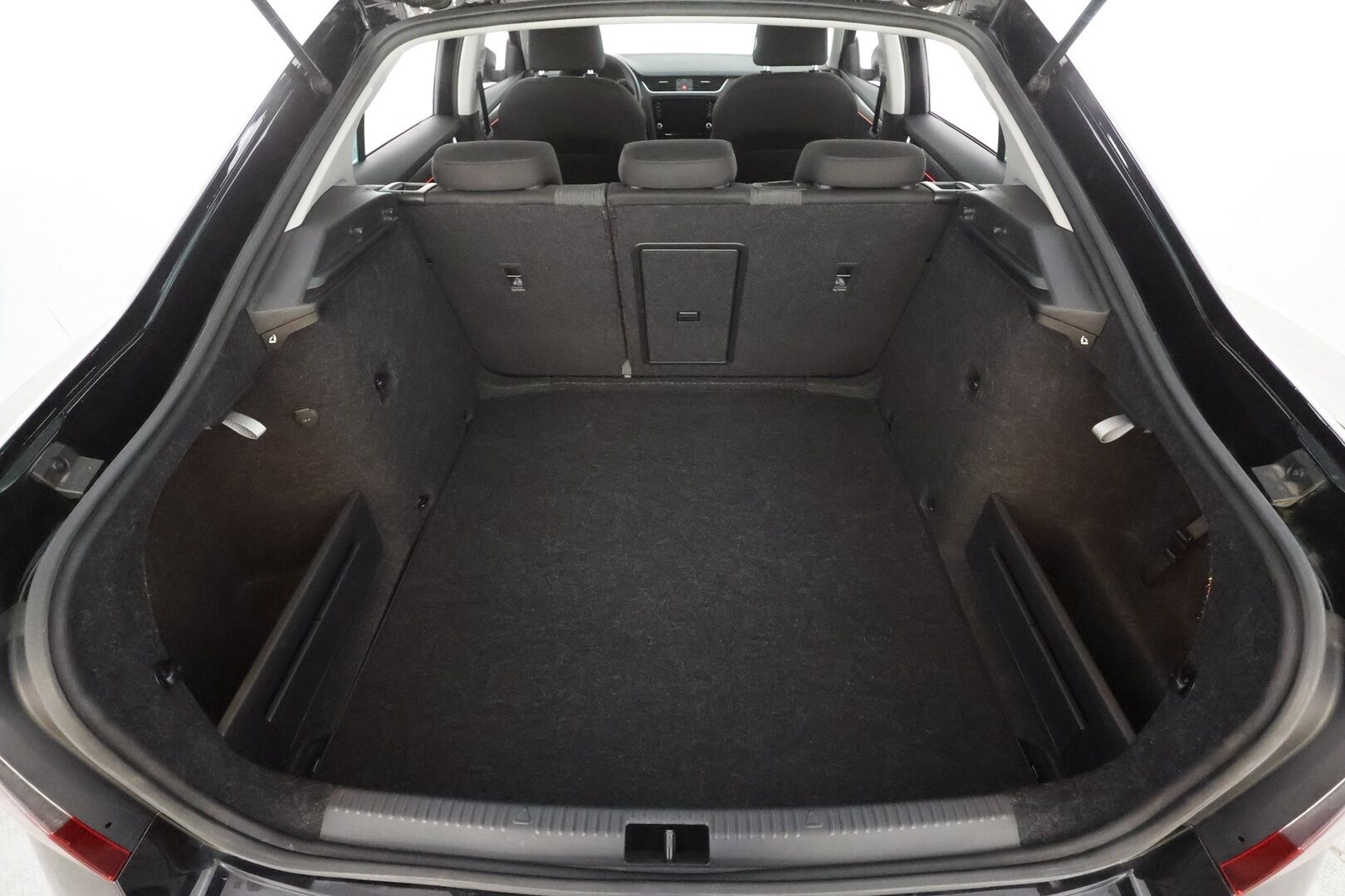 Skoda Octavia 2018 1,5 TSI Style DSG Autom. - | Webasto | ACC | LED | P.tutkat | Kaistavahti | Navi | Katveavustin | Keyless | Suomi-auto | Kahdet renkaat |
