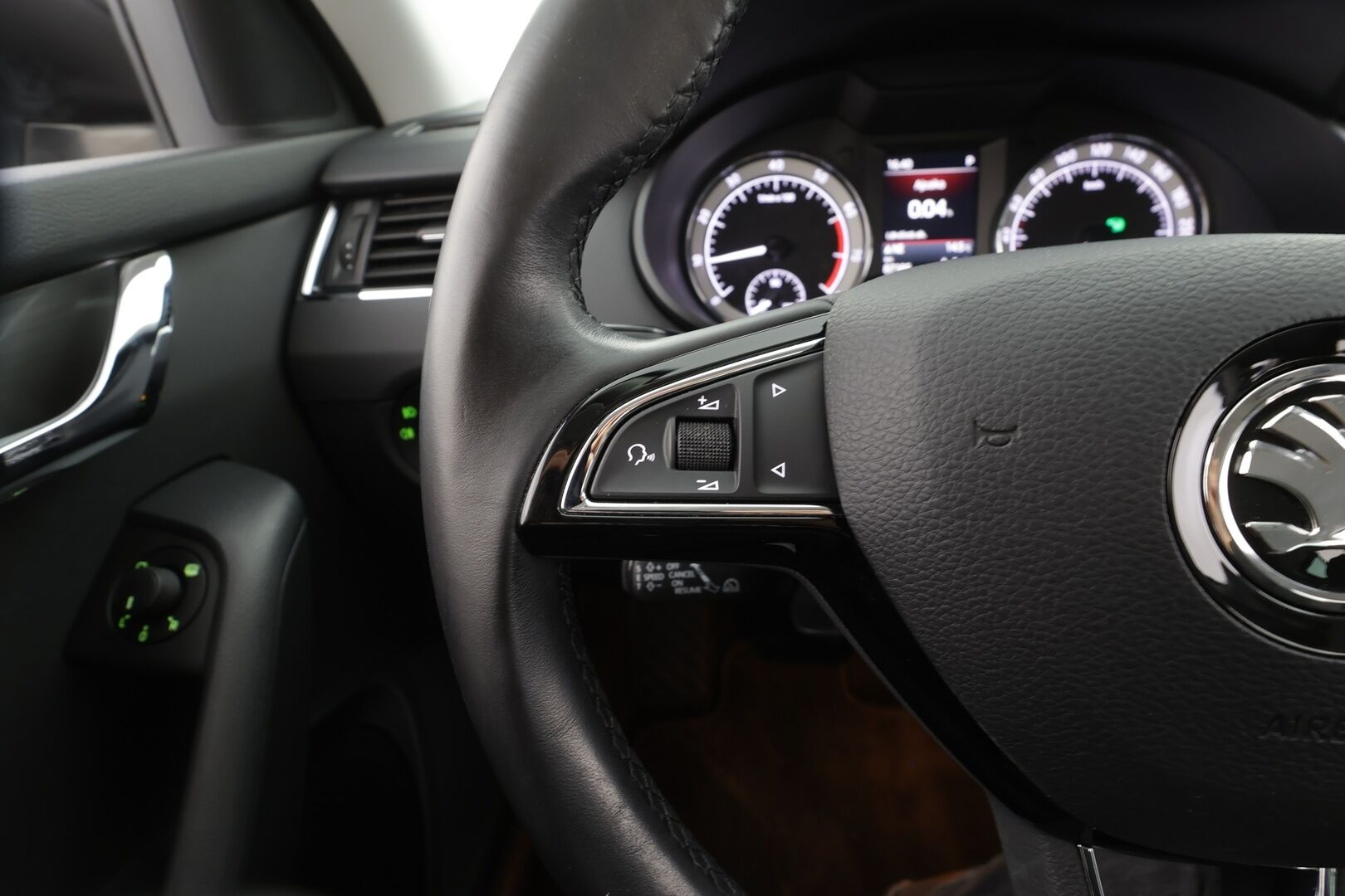 Skoda Octavia 2018 1,5 TSI Style DSG Autom. - | Webasto | ACC | LED | P.tutkat | Kaistavahti | Navi | Katveavustin | Keyless | Suomi-auto | Kahdet renkaat |