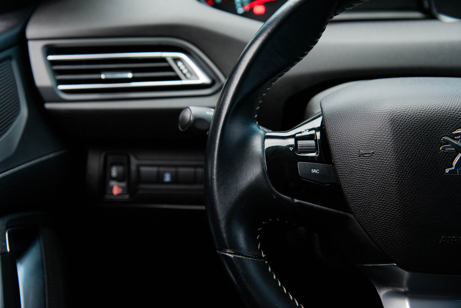 Peugeot 308 2018 SW Active PureTech 130 ** Vakkari / Suomi-Auto / P.tutka - Uudet kesärenkaat / Huollettu