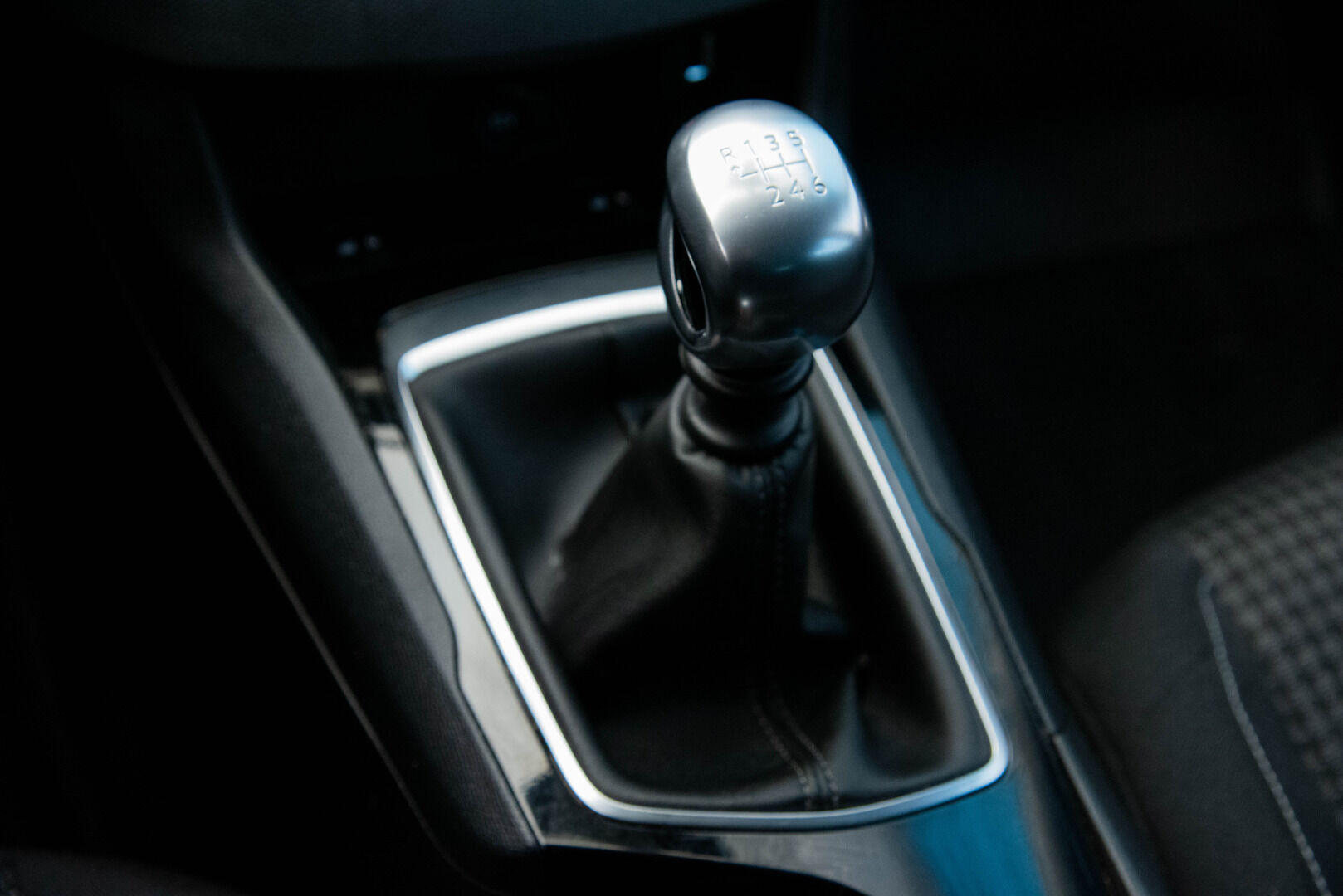 Peugeot 308 2018 SW Active PureTech 130 ** Vakkari / Suomi-Auto / P.tutka - Uudet kesärenkaat / Huollettu