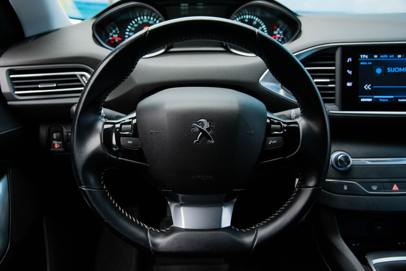 Peugeot 308 2018 SW Active PureTech 130 ** Vakkari / Suomi-Auto / P.tutka - Uudet kesärenkaat / Huollettu