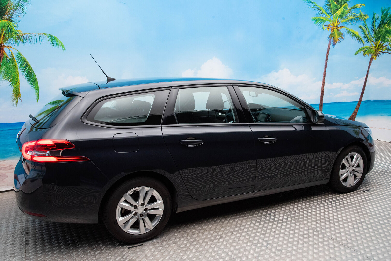 Peugeot 308 2018 SW Active PureTech 130 ** Vakkari / Suomi-Auto / P.tutka - Uudet kesärenkaat / Huollettu