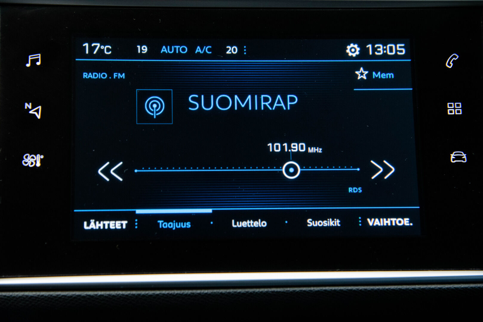 Peugeot 308 2018 SW Active PureTech 130 ** Vakkari / Suomi-Auto / P.tutka - Uudet kesärenkaat / Huollettu