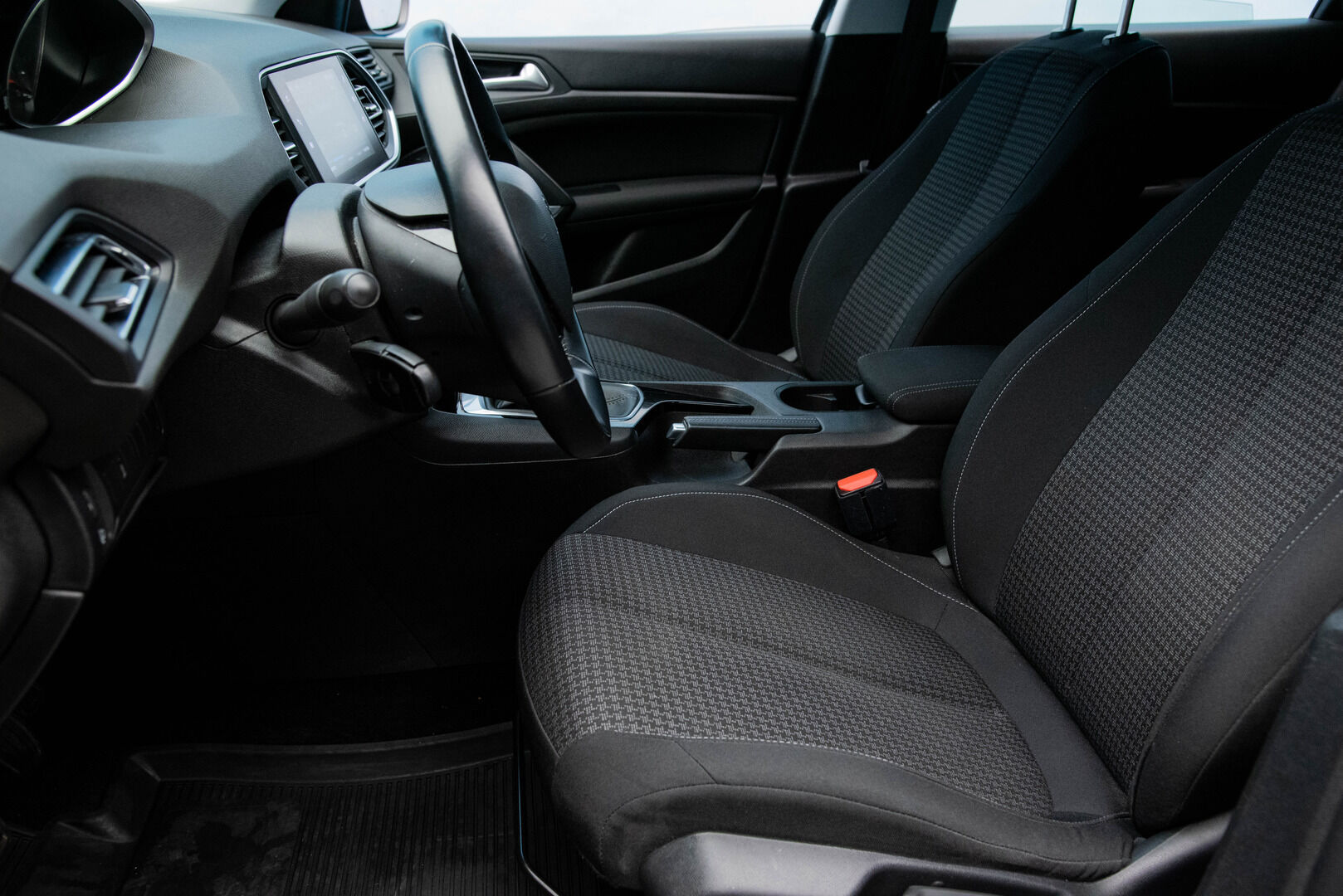 Peugeot 308 2018 SW Active PureTech 130 ** Vakkari / Suomi-Auto / P.tutka - Uudet kesärenkaat / Huollettu