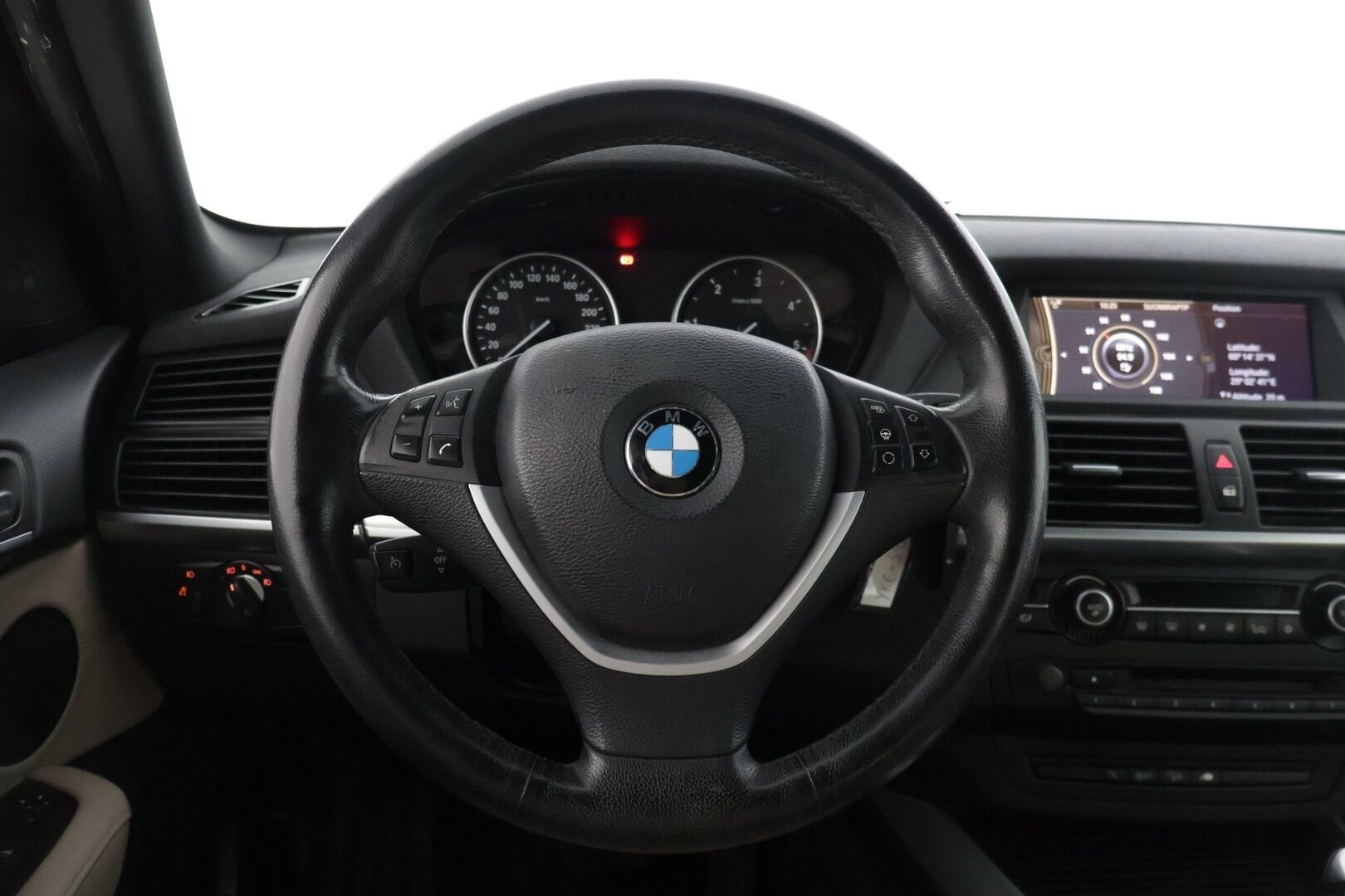 BMW X5 2011 xDrive40d TwinPower Turbo A E70 SAV * Myydään huutokaupat.com / 7P / Koukku / Hifit / Comfort-penkit / Ratinlämmitys / - * Katsastettu 28.5.2025 / Kattavasti huollettu ja korjattu / Kahdet renkaat vanteilla! *