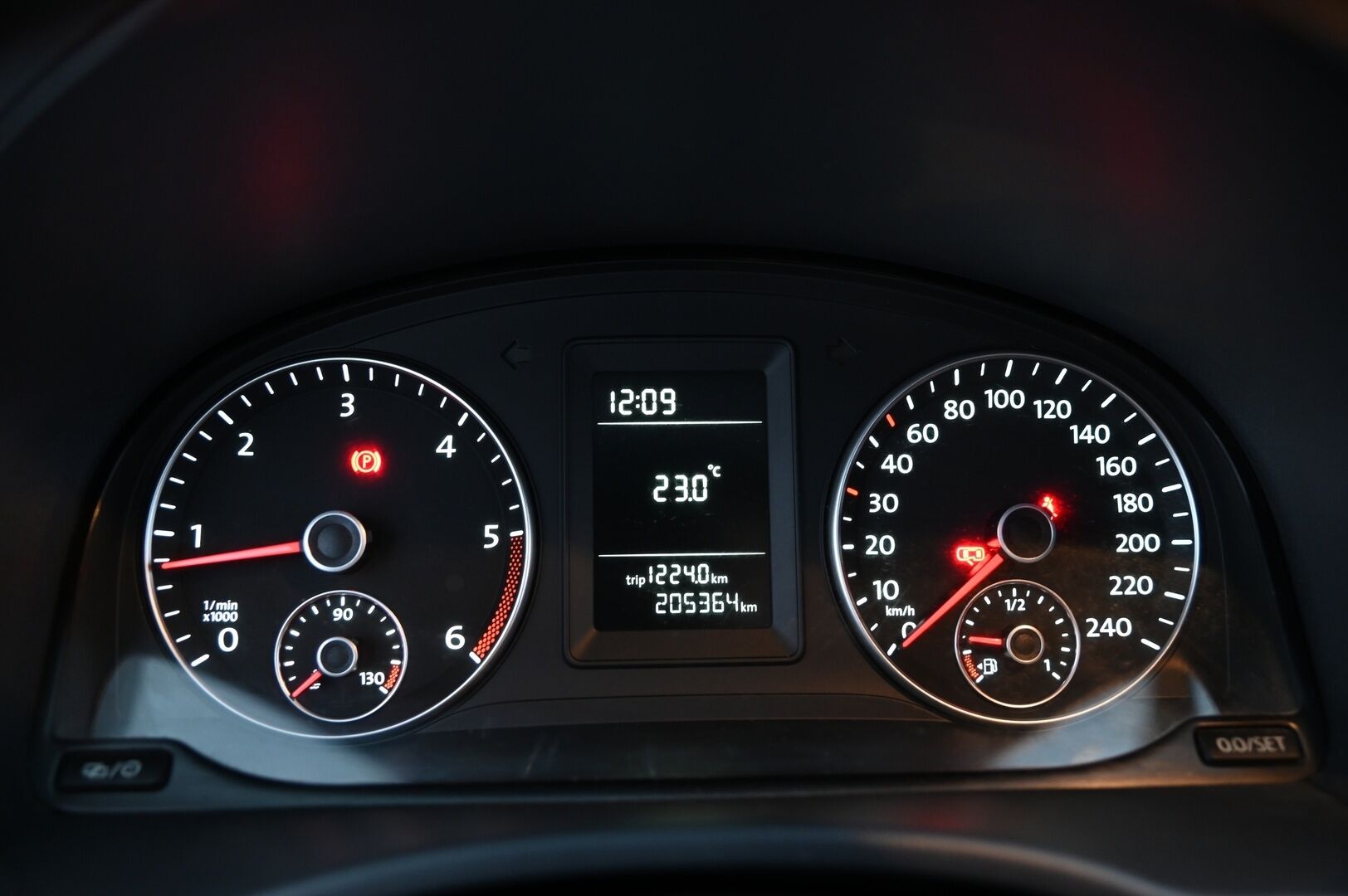 Volkswagen Caddy 2012 umpipakettiauto 1,6 TDI 55kW *Lohko+sisä / Vetokoukku / Vakkari* - * Vasta Saapunut / Siisti*