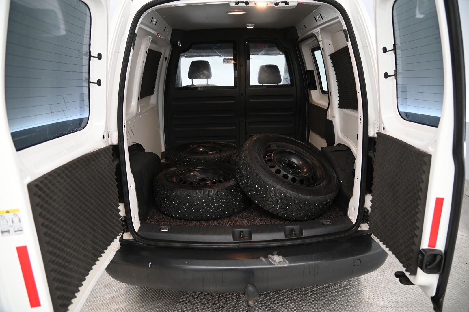Volkswagen Caddy 2012 umpipakettiauto 1,6 TDI 55kW *Lohko+sisä / Vetokoukku / Vakkari* - * Vasta Saapunut / Siisti*