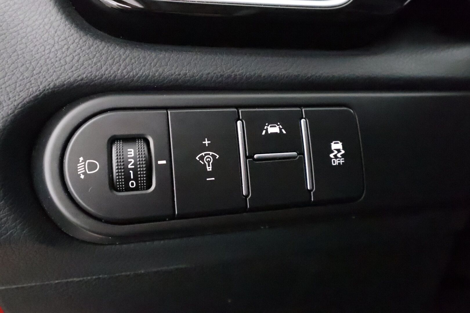 Kia Ceed 2019 1,4 T-GDI ISG 140hv EX 5D DCT A/T EcoDynamics - | LED | Puolinahat | Navi | P.kamera | Lämm. ratti | Lämm. takapenkit | Apple & Android | Lane Assist | Langaton laturi | 2x renkaat aluin | 