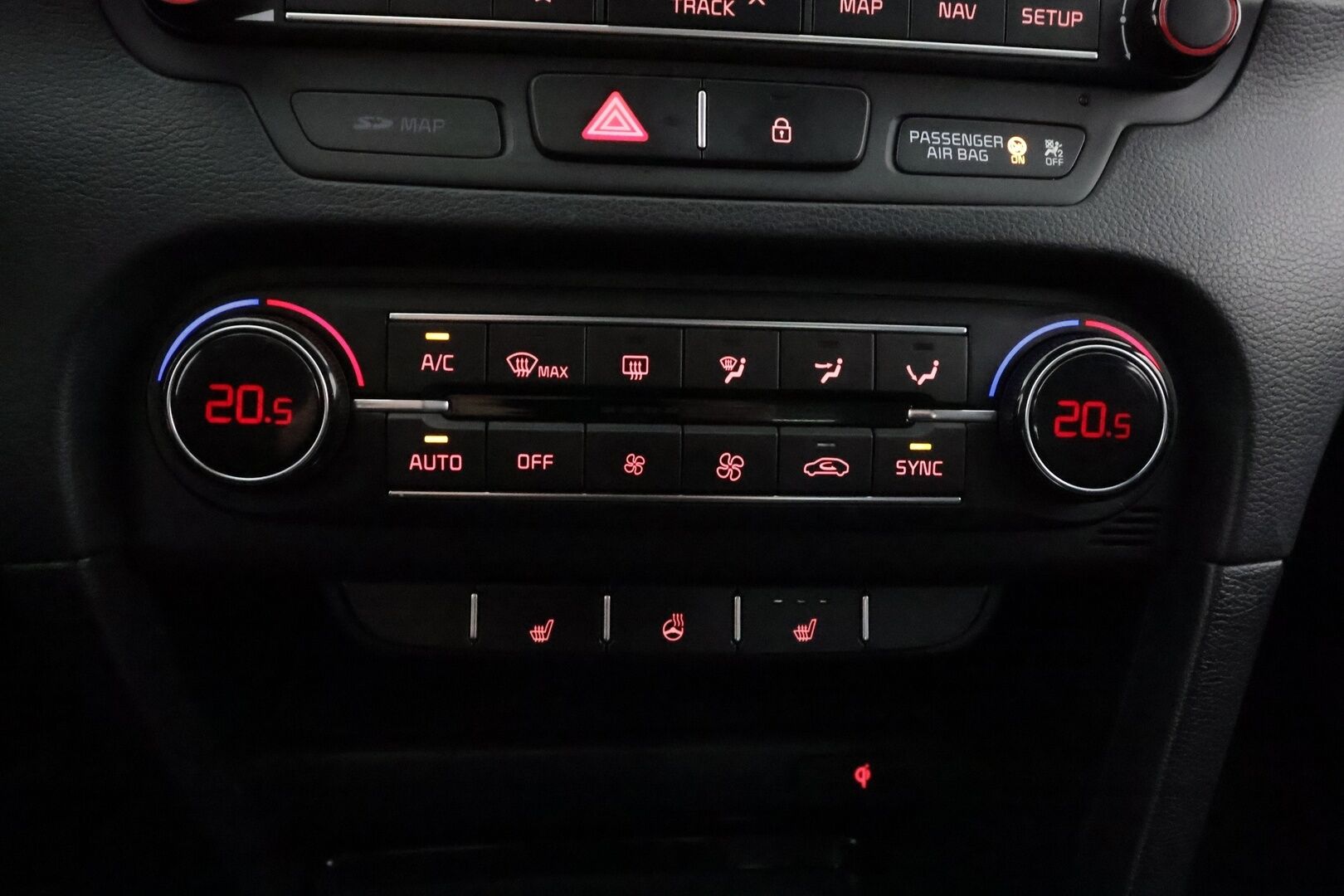 Kia Ceed 2019 1,4 T-GDI ISG 140hv EX 5D DCT A/T EcoDynamics - | LED | Puolinahat | Navi | P.kamera | Lämm. ratti | Lämm. takapenkit | Apple & Android | Lane Assist | Langaton laturi | 2x renkaat aluin | 