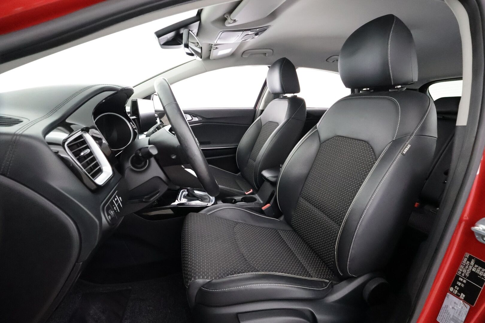 Kia Ceed 2019 1,4 T-GDI ISG 140hv EX 5D DCT A/T EcoDynamics - | LED | Puolinahat | Navi | P.kamera | Lämm. ratti | Lämm. takapenkit | Apple & Android | Lane Assist | Langaton laturi | 2x renkaat aluin | 