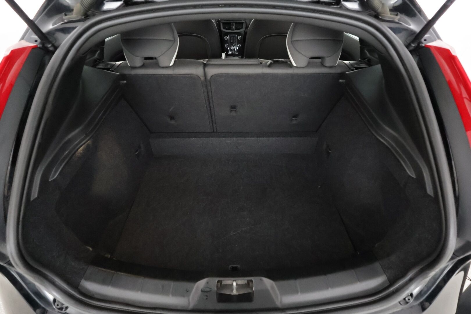 Volvo V40 2019 T2 Business Dynamic Edition aut - | Vakkari | Webasto | LED | P.Tutkat | Digimittaristo | Suomi-auto | Kahdet Renkaat |