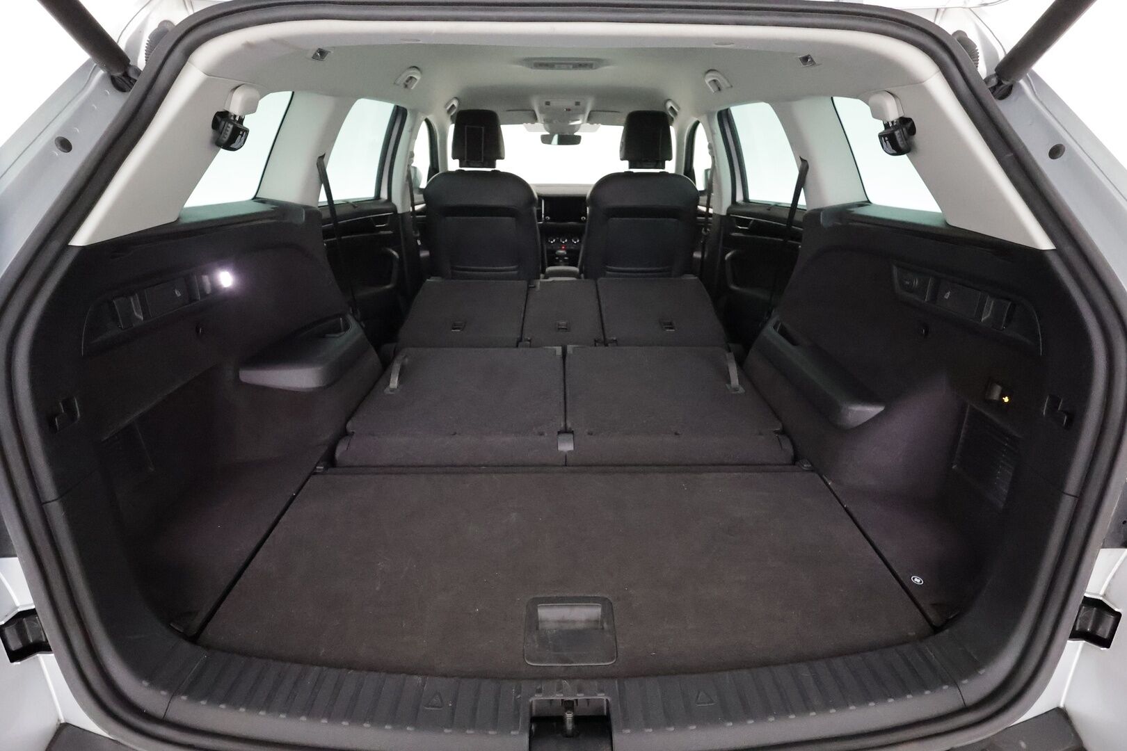 Skoda Kodiaq 2018 2,0 TSI 4x4 Style DSG 7-paik **Webasto / Canton / Adapt. vakkari / Muistipenkit / Koukku / Keyless / Apple&Android** - 3,99 % KORKOTARJOUS TÄHÄN AUTOON - 1-om. Suomi-auto / Merkkihuollettu