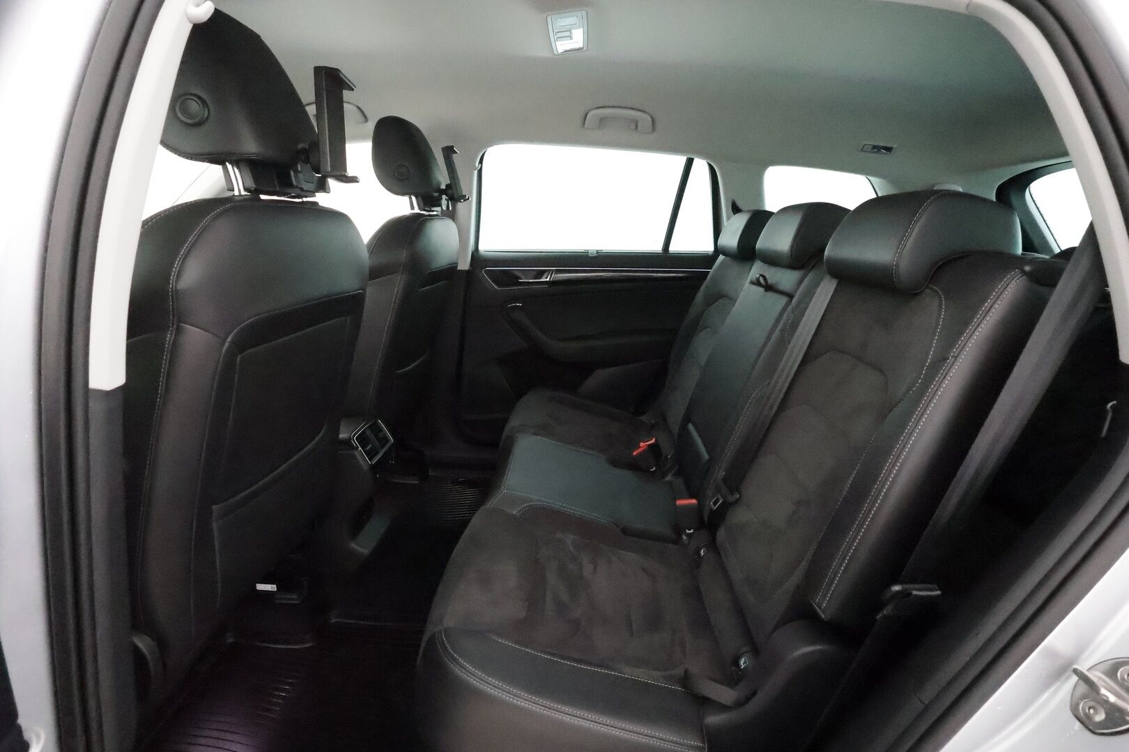 Skoda Kodiaq 2018 2,0 TSI 4x4 Style DSG 7-paik **Webasto / Canton / Adapt. vakkari / Muistipenkit / Koukku / Keyless / Apple&Android** - 3,99 % KORKOTARJOUS TÄHÄN AUTOON - 1-om. Suomi-auto / Merkkihuollettu