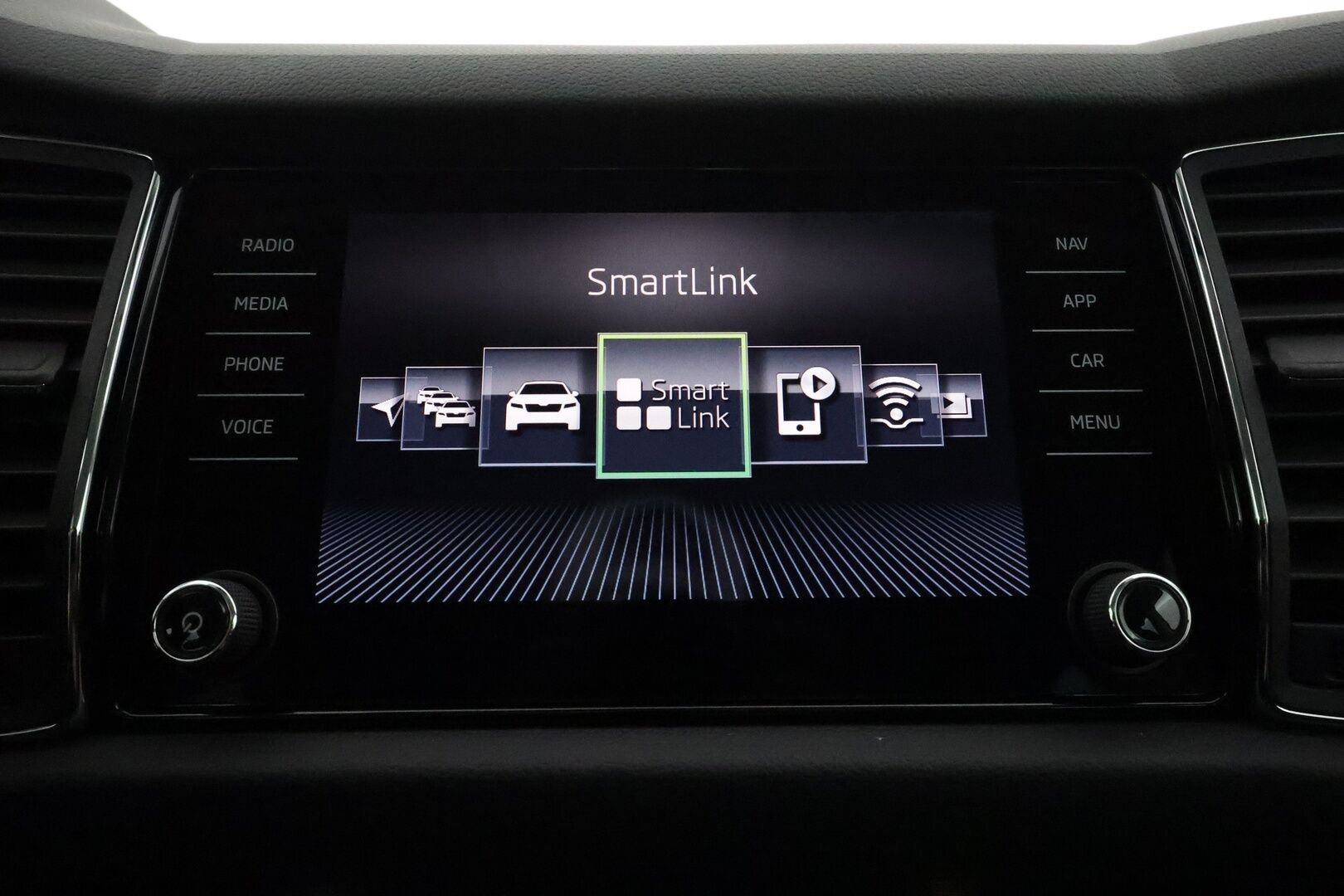 Skoda Kodiaq 2018 2,0 TSI 4x4 Style DSG 7-paik **Webasto / Canton / Adapt. vakkari / Muistipenkit / Koukku / Keyless / Apple&Android** - 3,99 % KORKOTARJOUS TÄHÄN AUTOON - 1-om. Suomi-auto / Merkkihuollettu