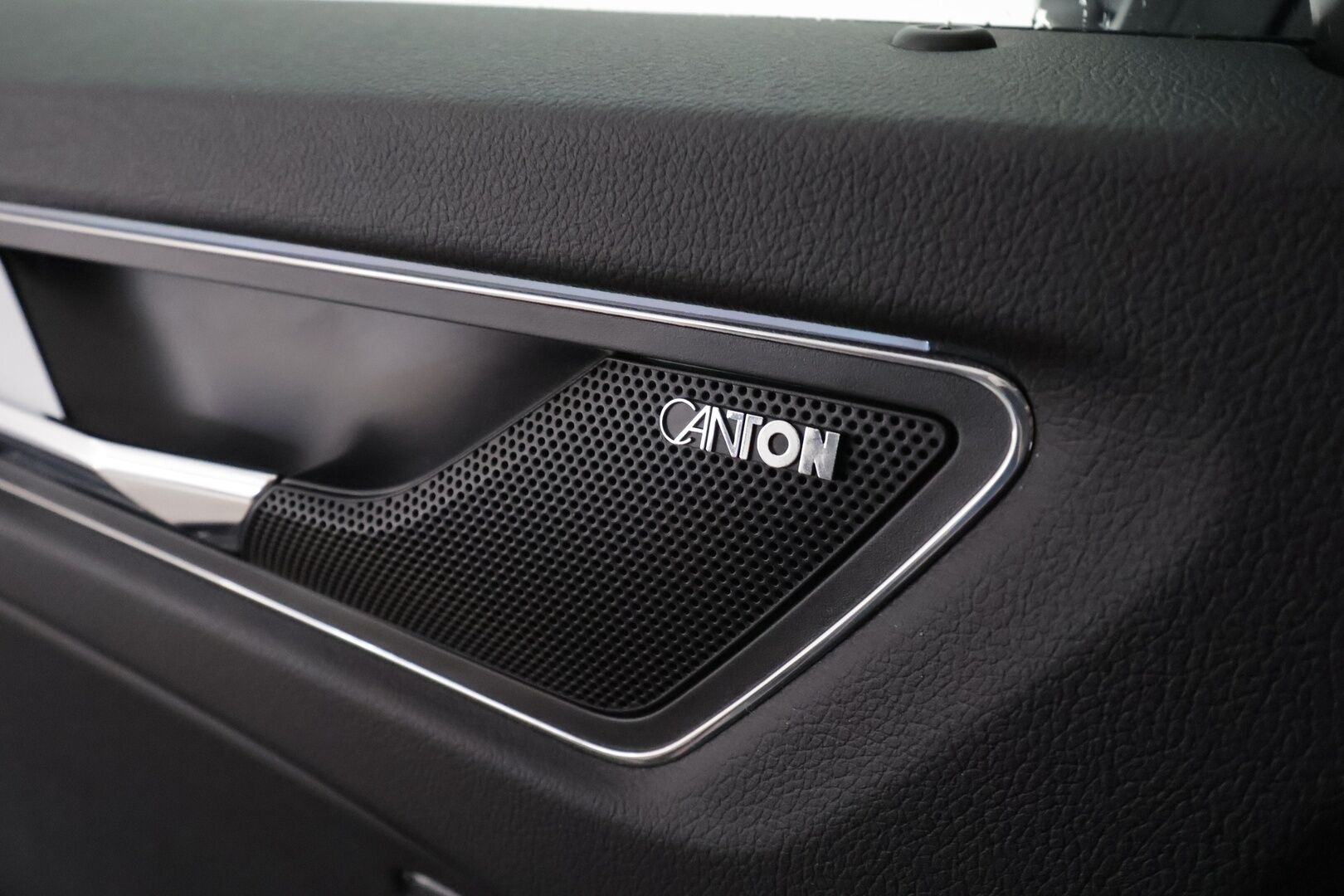 Skoda Kodiaq 2018 2,0 TSI 4x4 Style DSG 7-paik **Webasto / Canton / Adapt. vakkari / Muistipenkit / Koukku / Keyless / Apple&Android** - 3,99 % KORKOTARJOUS TÄHÄN AUTOON - 1-om. Suomi-auto / Merkkihuollettu